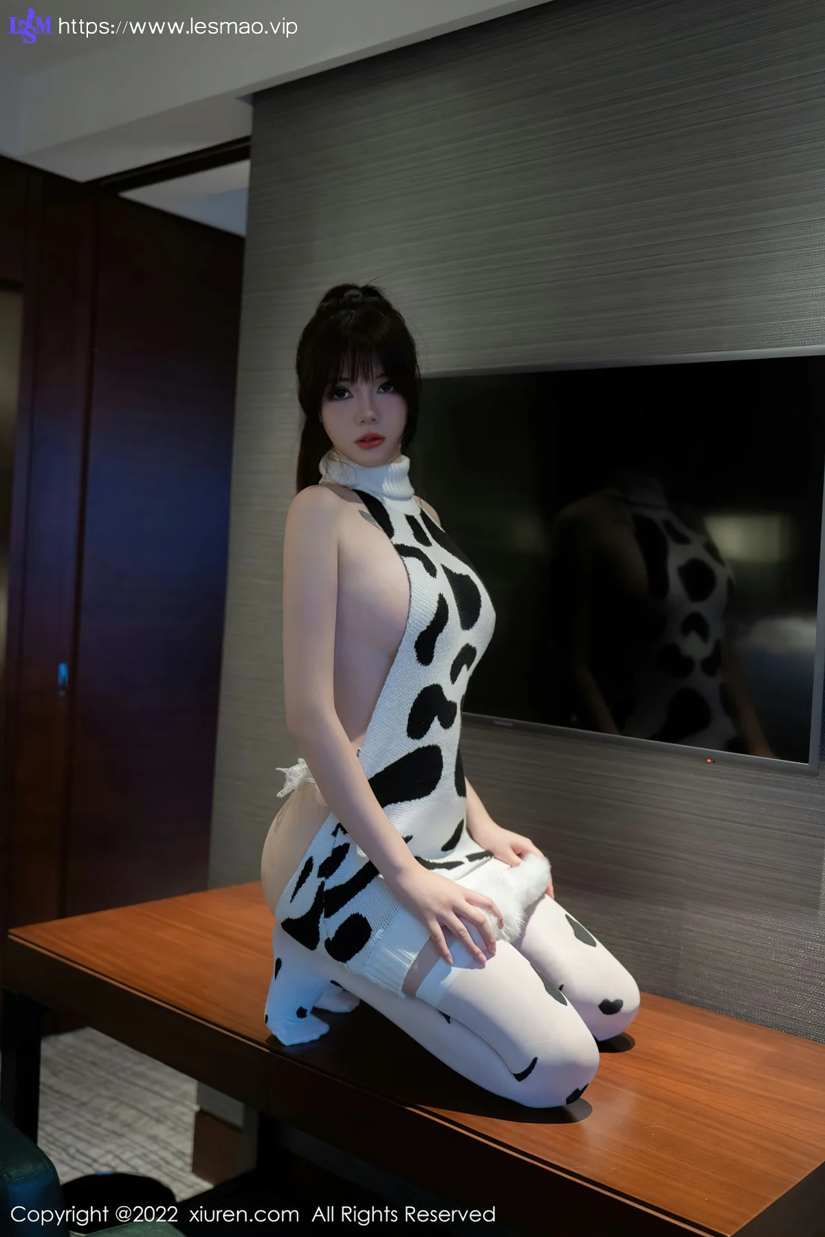 XiuRen 秀人 No.5896 Arude薇薇 白色奶牛服性感写真22 - 16
