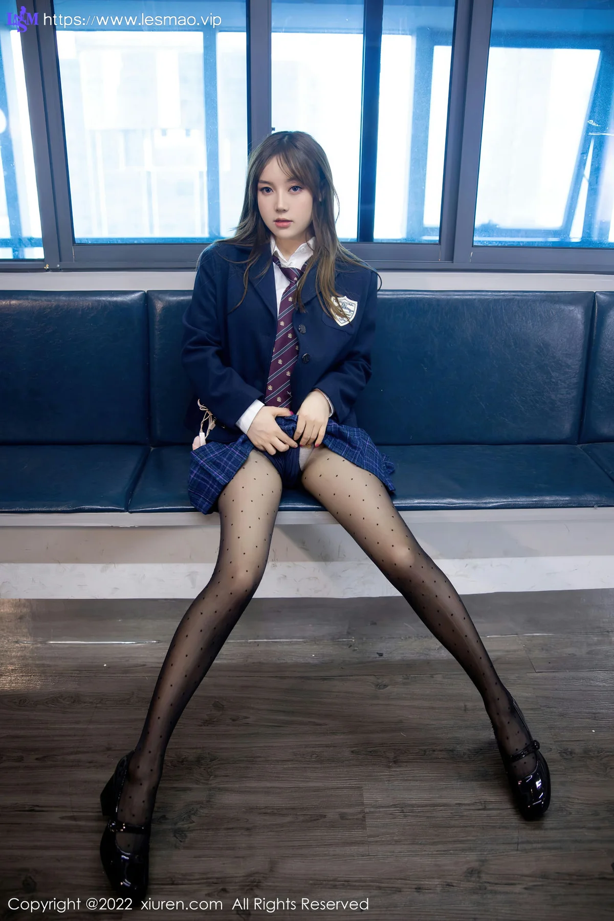 XiuRen 秀人 No.5899 豆瓣酱 地铁场景性感写真 - 17