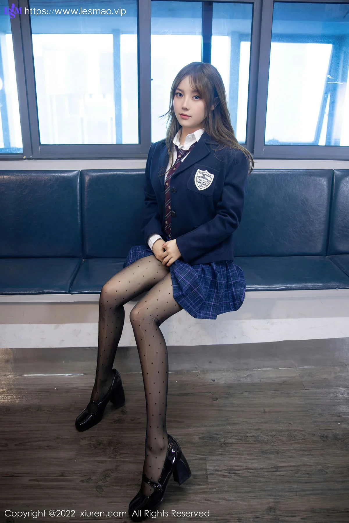 XiuRen 秀人 No.5899 豆瓣酱 地铁场景性感写真 - 18