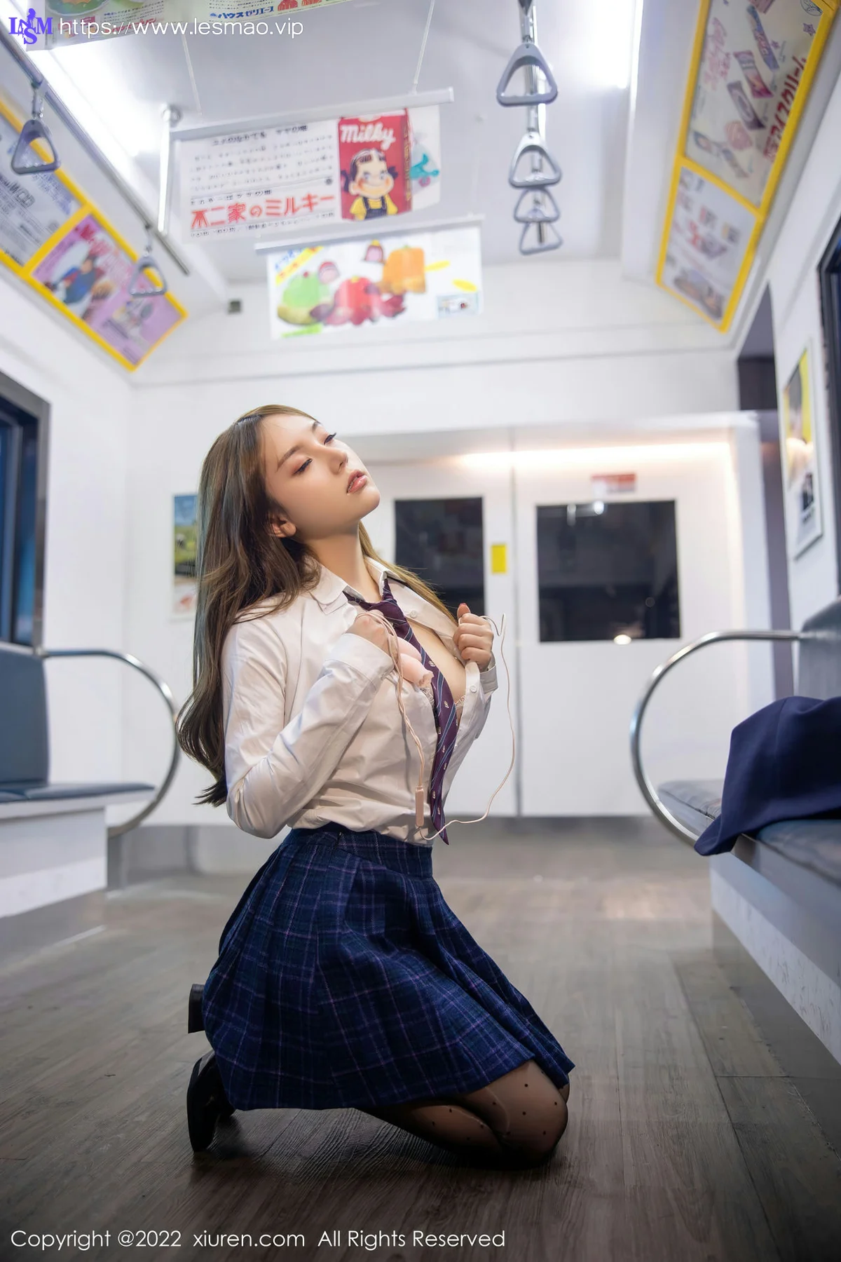 XiuRen 秀人 No.5899 豆瓣酱 地铁场景性感写真 - 30