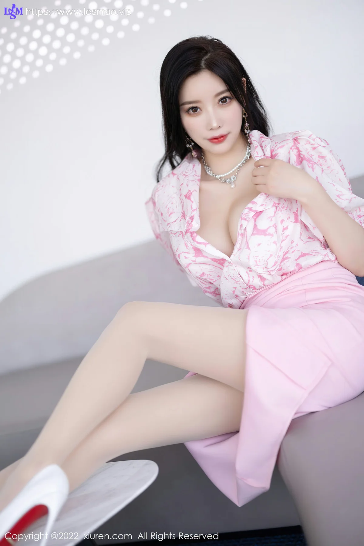 XiuRen 秀人 No.5927 杨晨晨Yome 粉色短裙私房写真 - 18