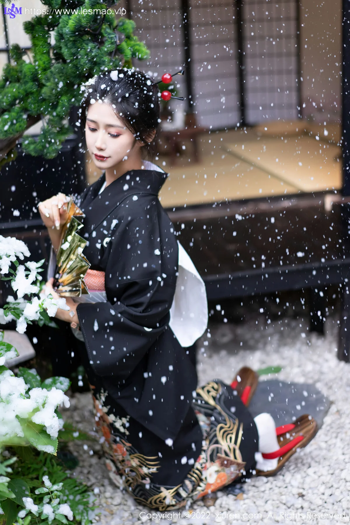 XiuRen 秀人 No.5932 laura阿姣 深色日式和服性感写真 - 7