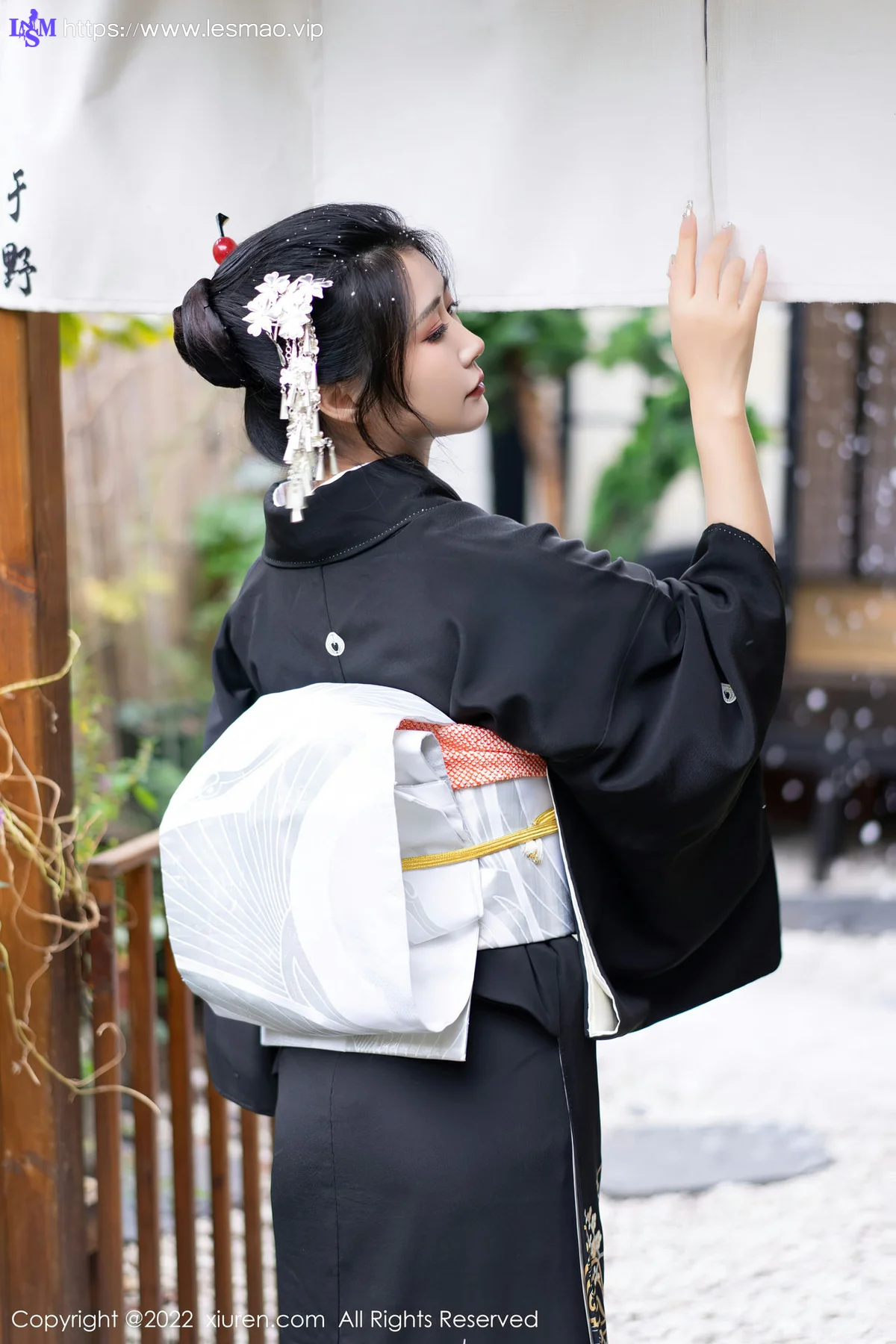 XiuRen 秀人 No.5932 laura阿姣 深色日式和服性感写真 - 9