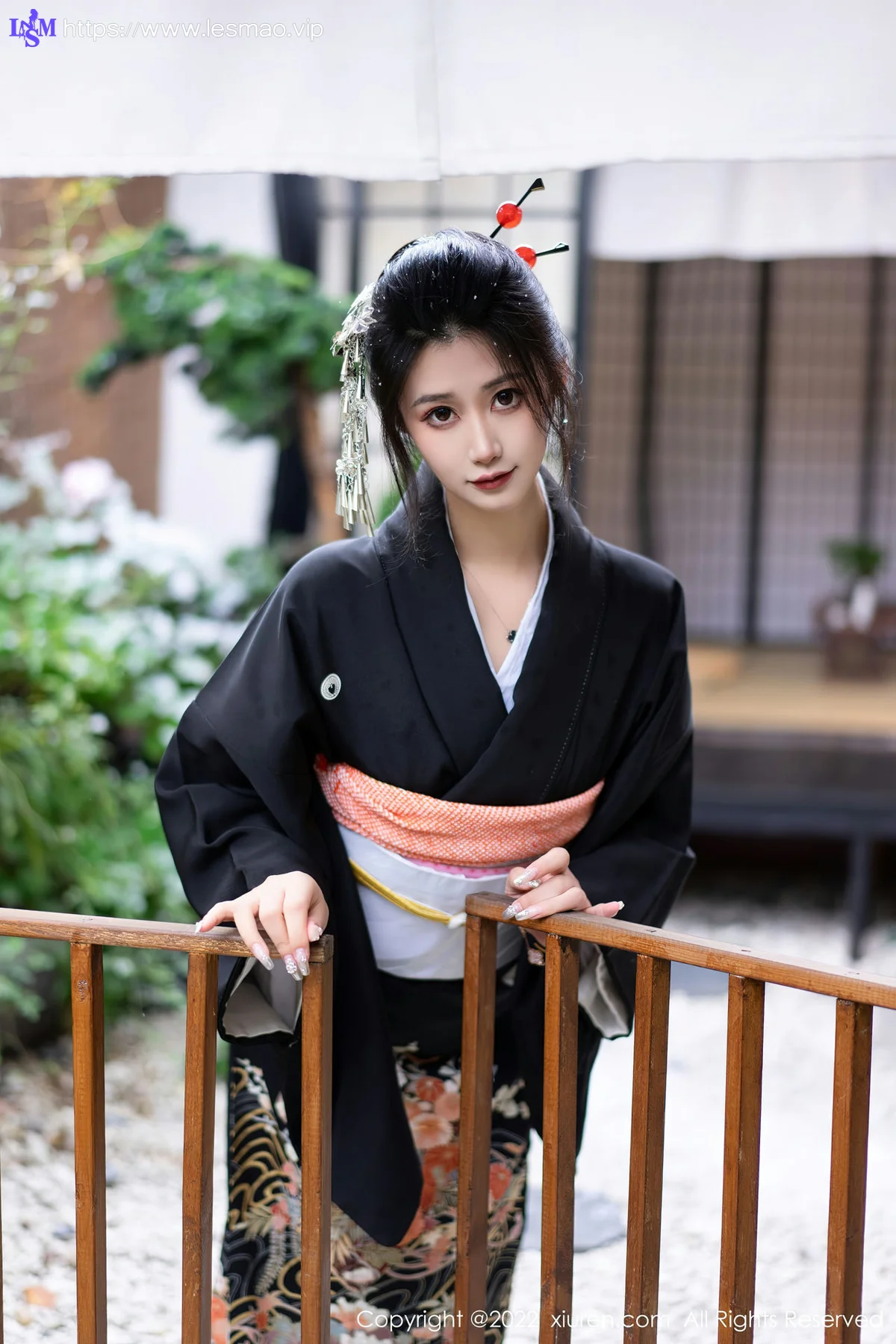 XiuRen 秀人 No.5932 laura阿姣 深色日式和服性感写真 - 11