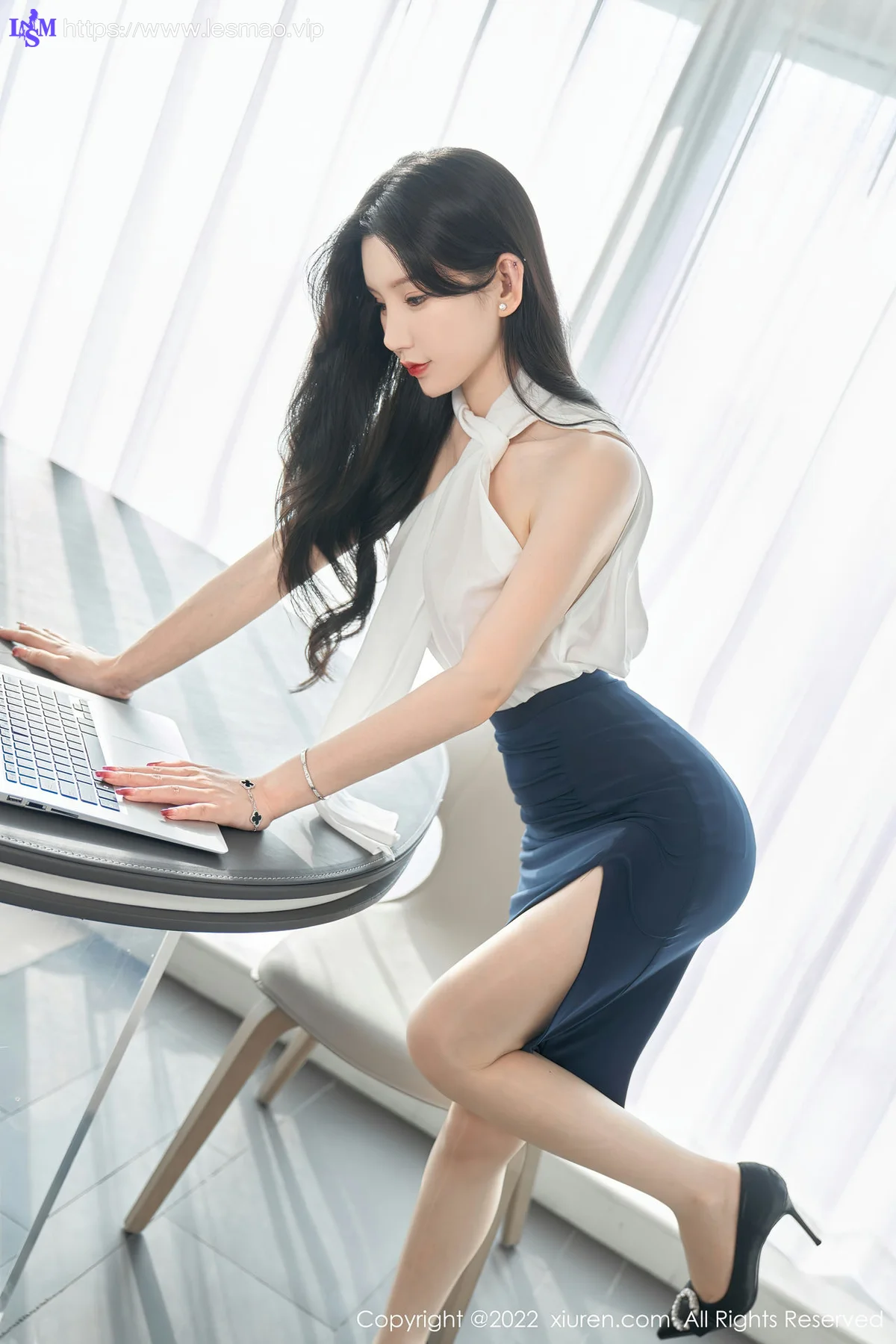 XiuRen 秀人 No.5948 周于希Sally 主题《女秘书的日常工作》性感写真 - 16