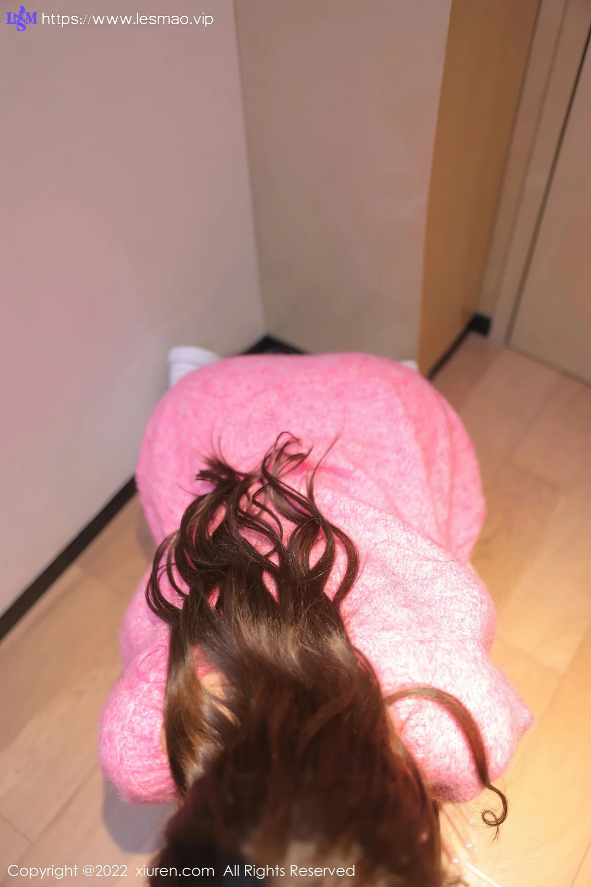 XiuRen 秀人 No.5975 美羊羊 玫红色毛线上衣性感写真 - 10