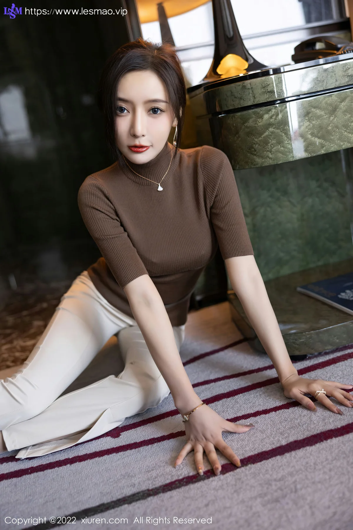 XiuRen 秀人 No.5978 王馨瑶yanni 诱人原色丝袜性感写真 - 23