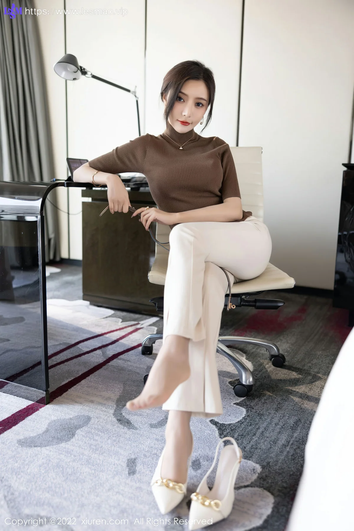 XiuRen 秀人 No.5978 王馨瑶yanni 诱人原色丝袜性感写真 - 40