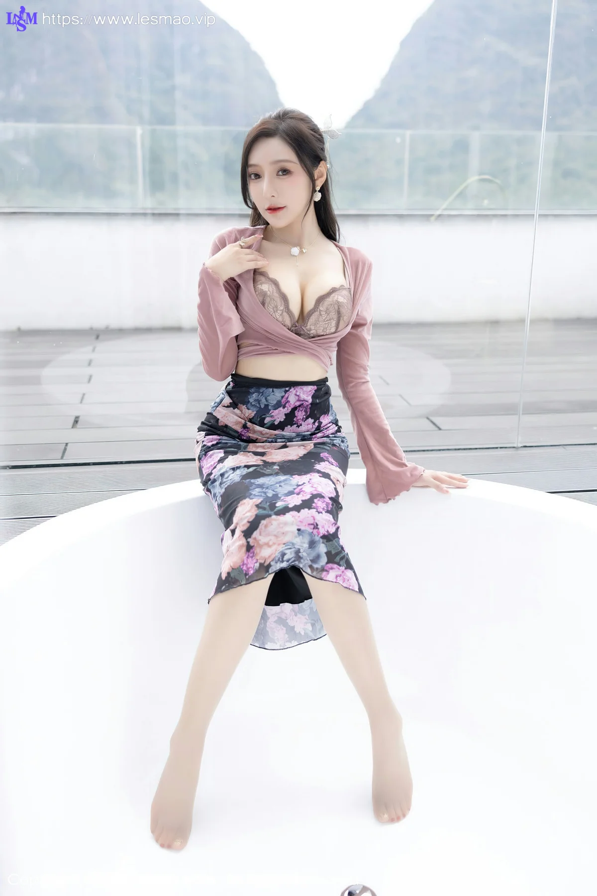 XiuRen 秀人 No.5985 王馨瑶 香肩美腿美女模特 - 28