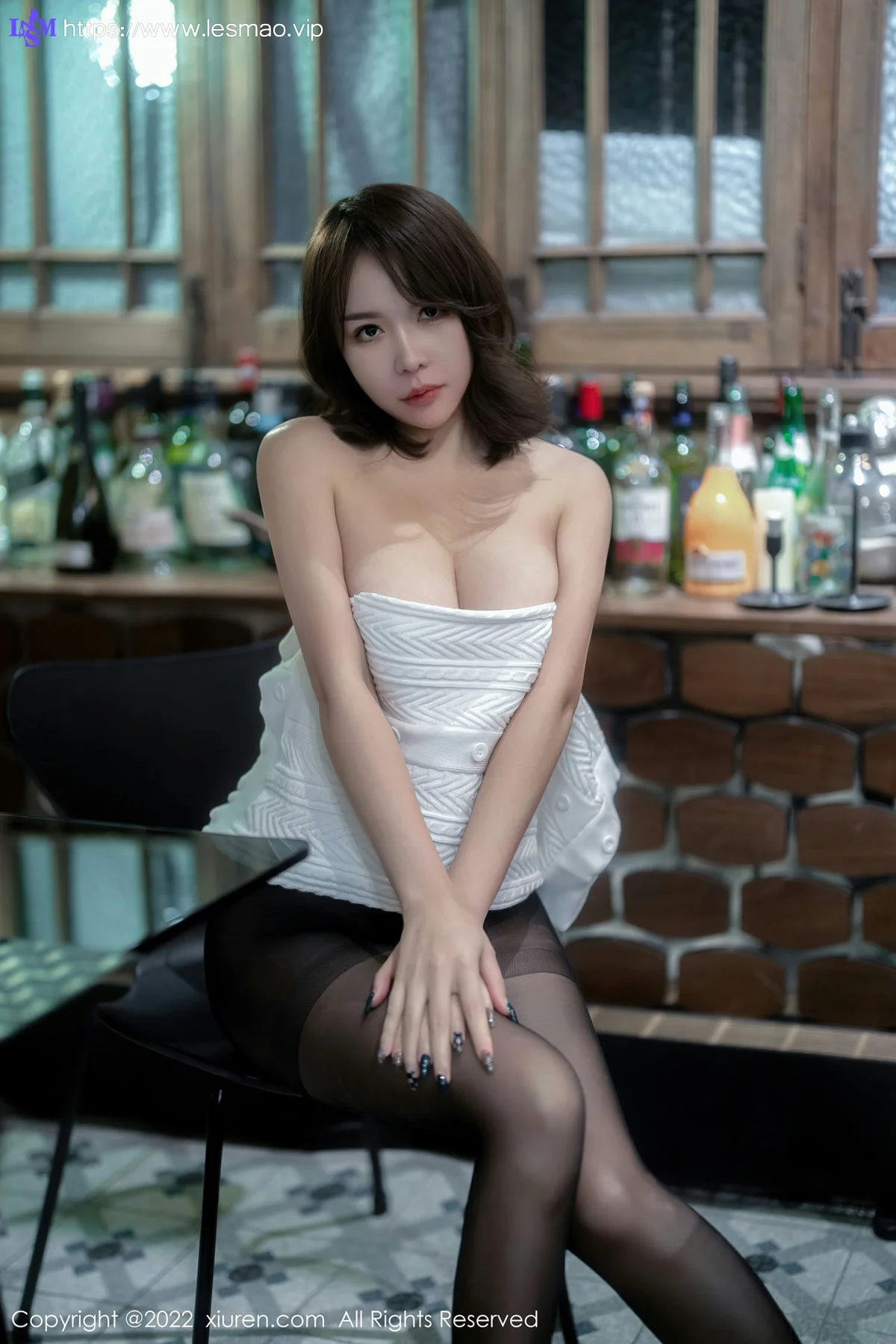 XiuRen 秀人 No.5988 雅雯 香肩黑丝性感写真 - 47