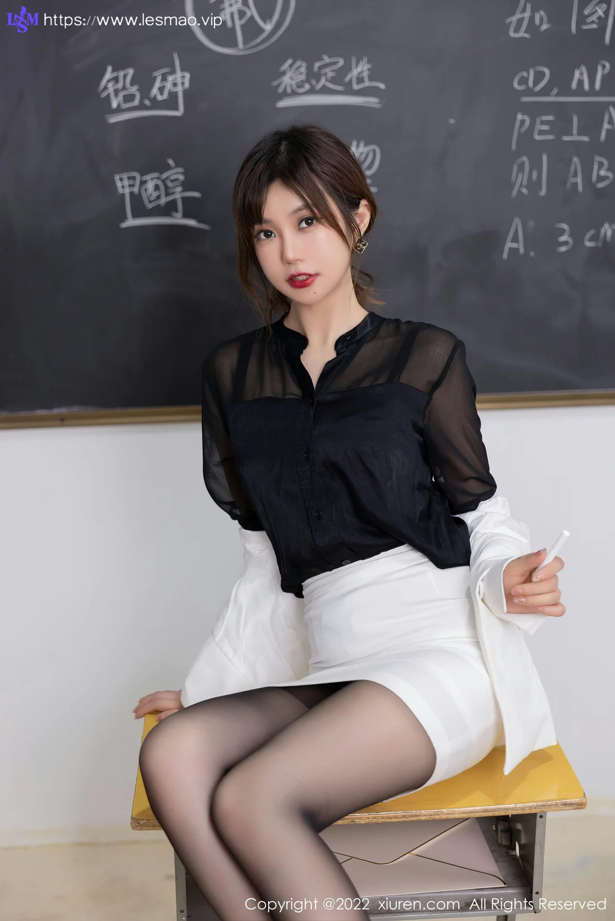 XiuRen 秀人 No.6008 绮里嘉ula 麻辣女教师主题拍摄性感写真 - 15