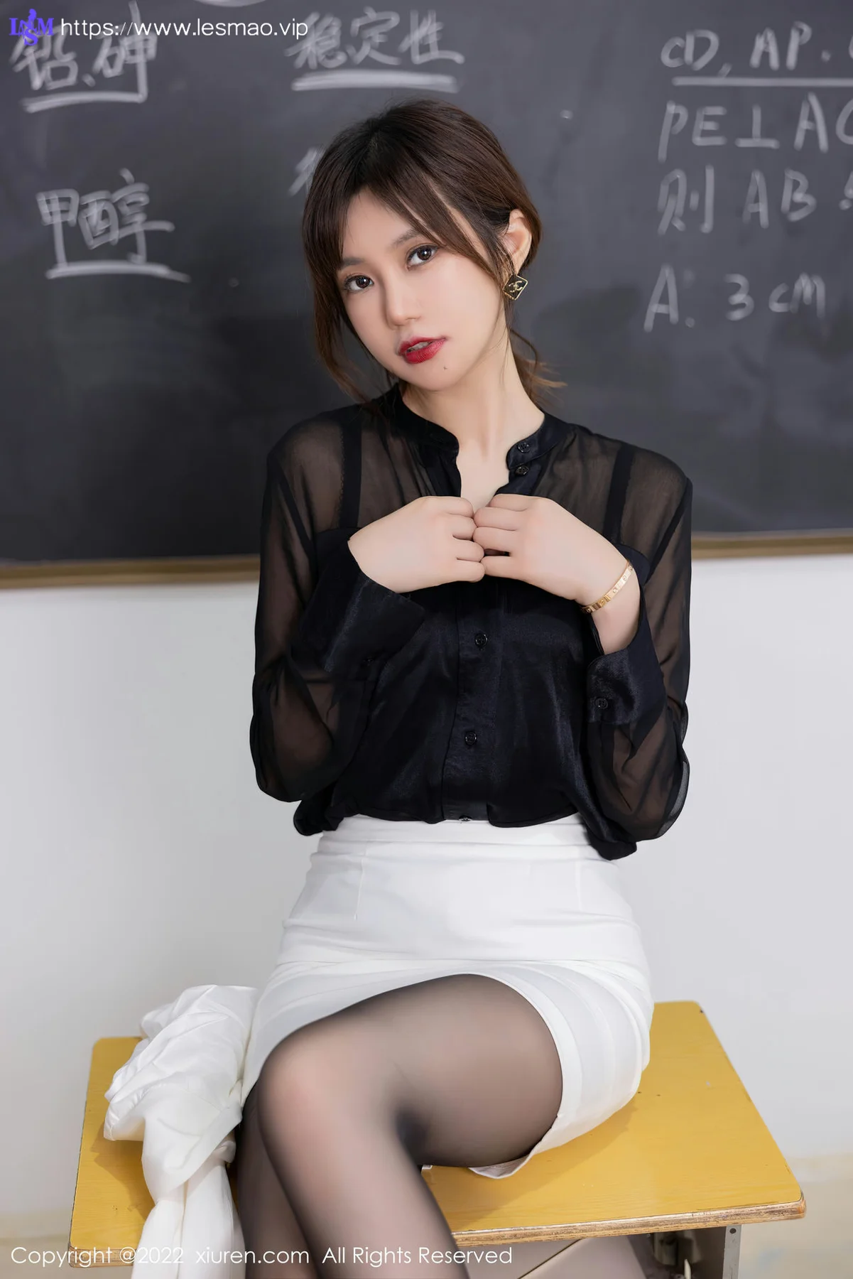 XiuRen 秀人 No.6008 绮里嘉ula 麻辣女教师主题拍摄性感写真 - 20