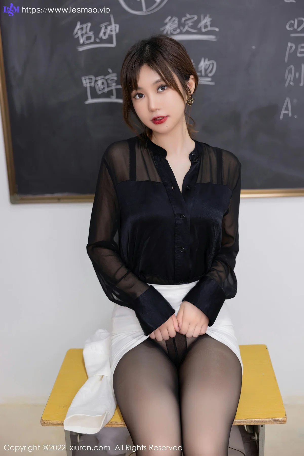 XiuRen 秀人 No.6008 绮里嘉ula 麻辣女教师主题拍摄性感写真 - 25