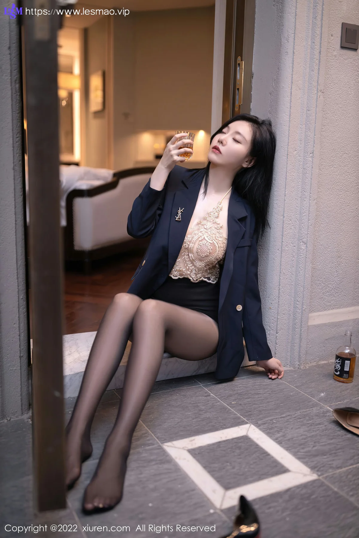 XiuRen 秀人 No.6051 安然anran 金色蕾丝内衣性感写真 - 20