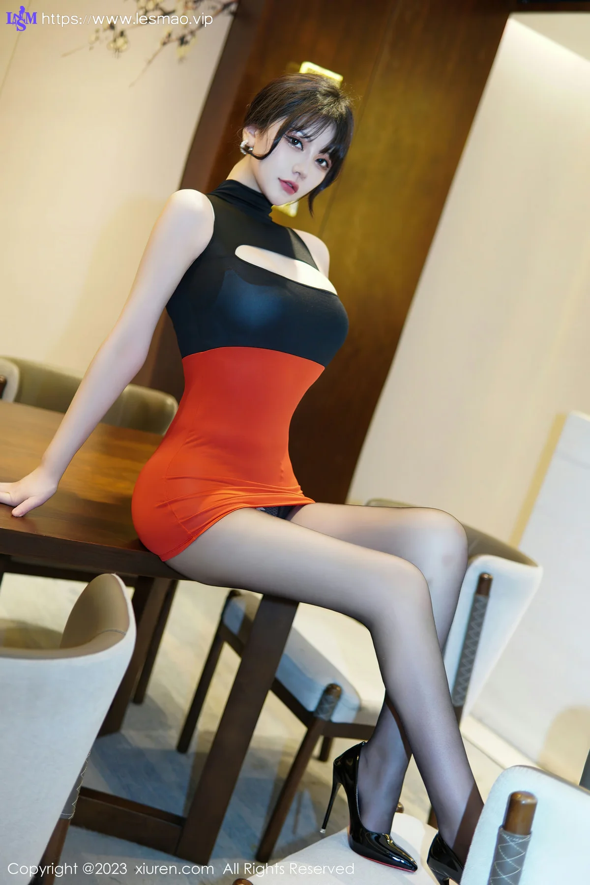 XiuRen 秀人 No.6075 桃桃子新人魅惑黑丝写真 - 13