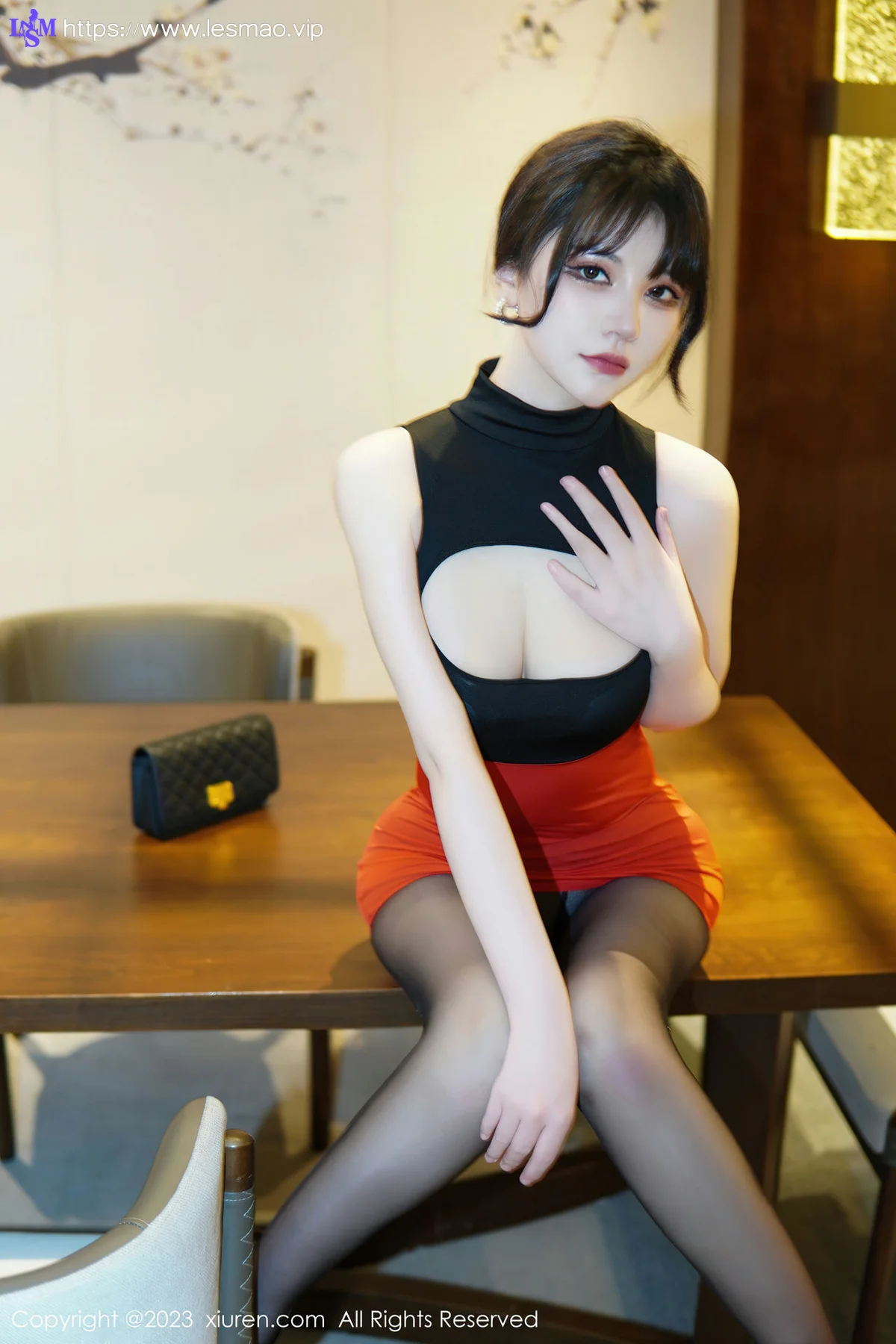 XiuRen 秀人 No.6075 桃桃子新人魅惑黑丝写真 - 14
