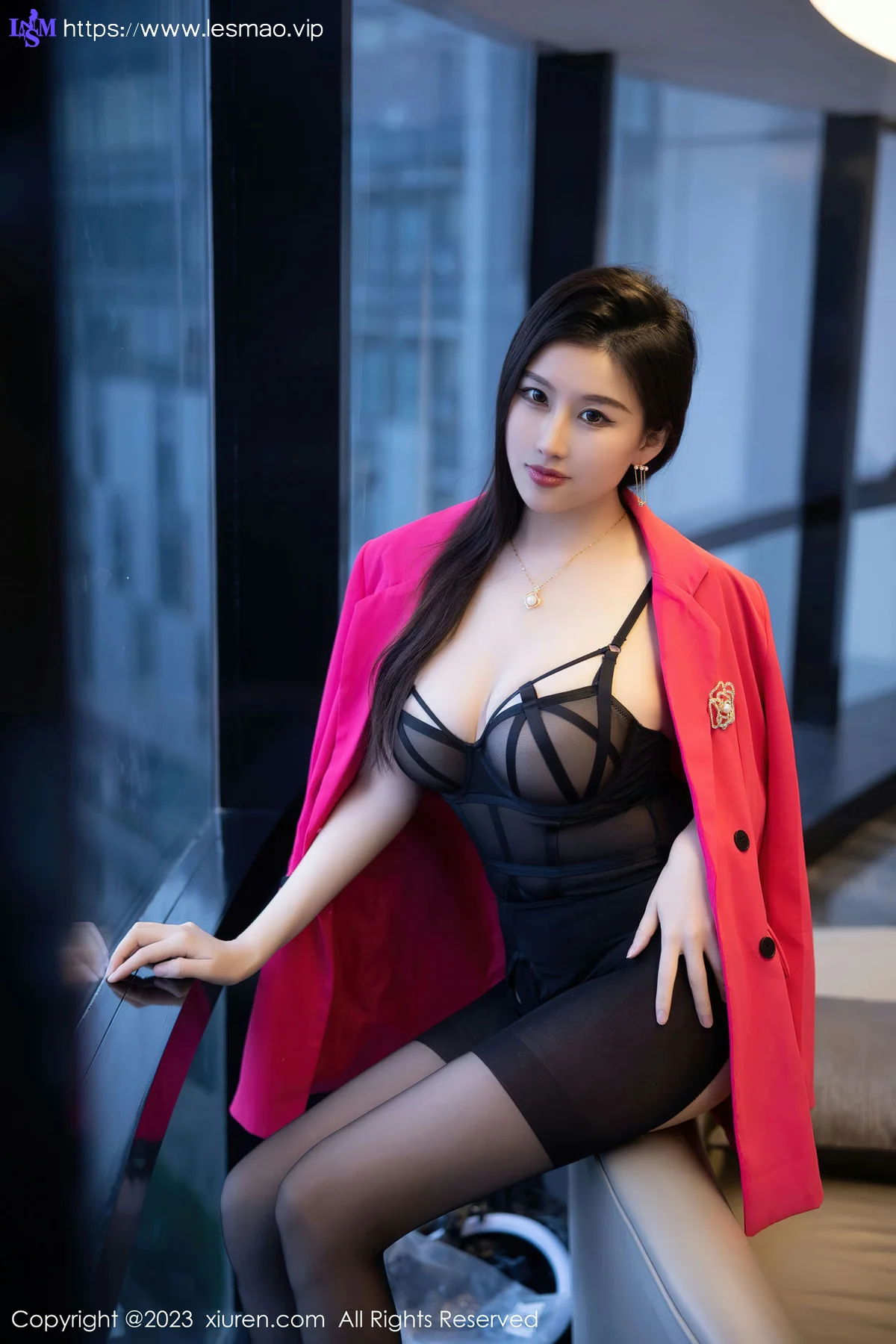 XiuRen 秀人 No.6103 月音瞳 美腿雪峰暗香涌动写真 - 12
