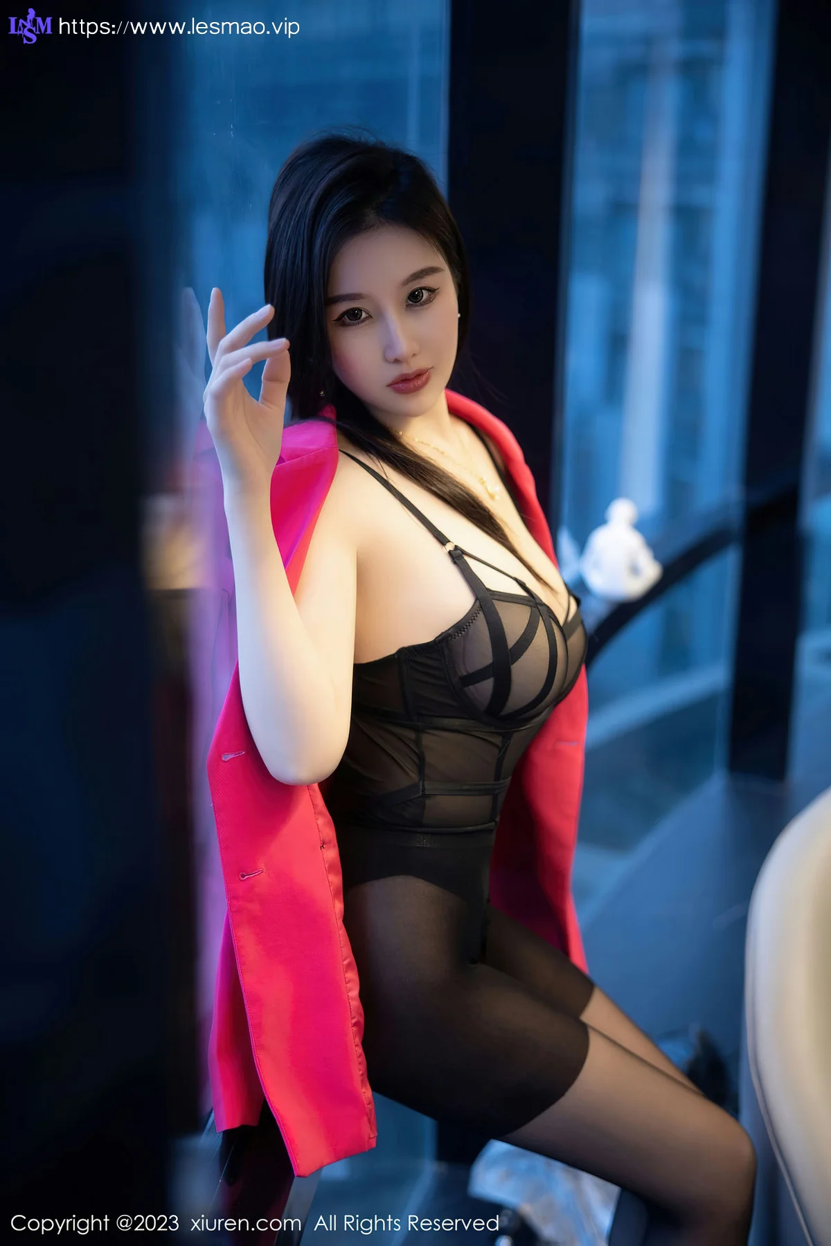 XiuRen 秀人 No.6103 月音瞳 美腿雪峰暗香涌动写真 - 15