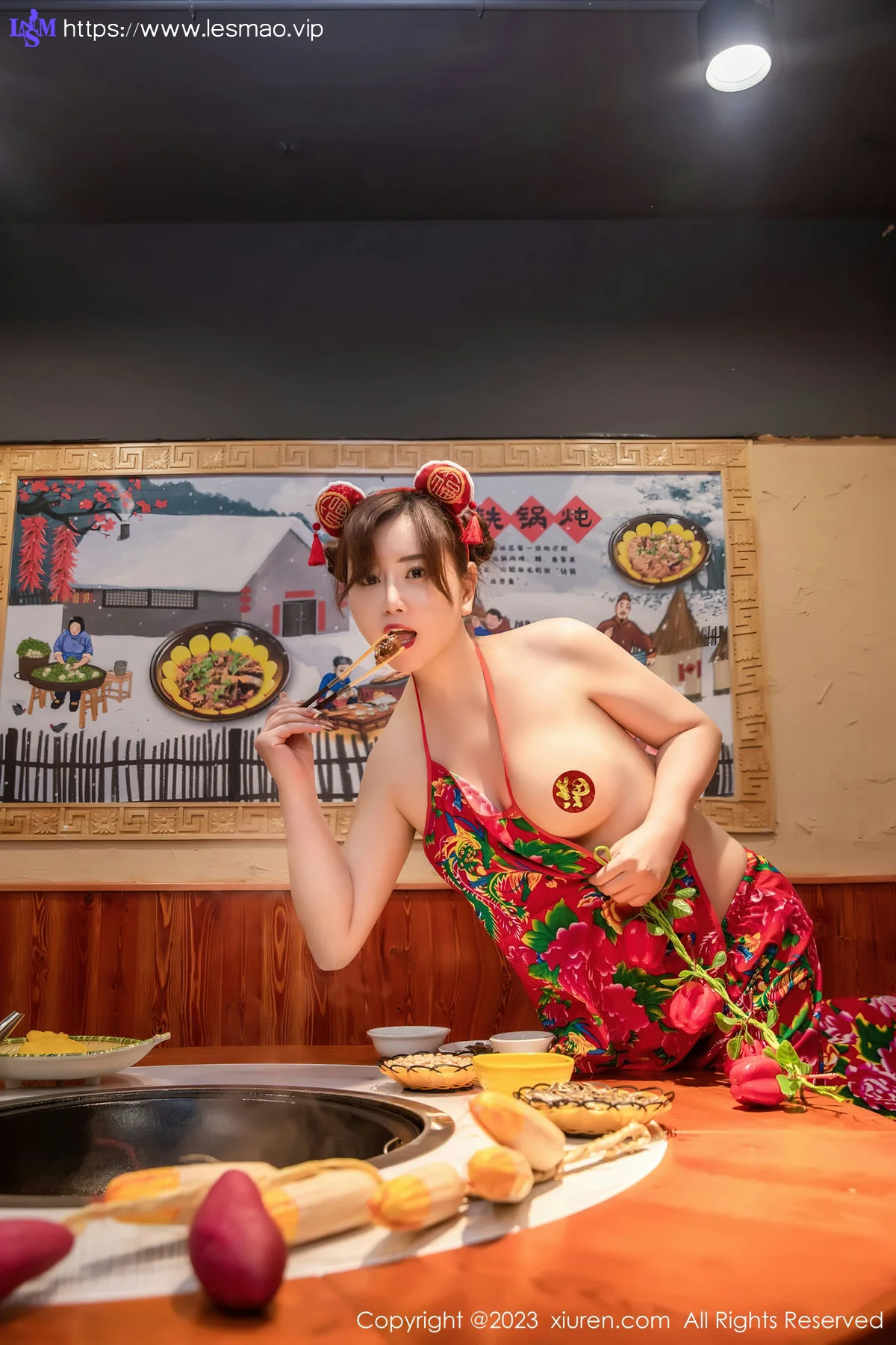 XiuRen 秀人 No.6121 王婉悠Queen 东北大花布布兜写真 - 13