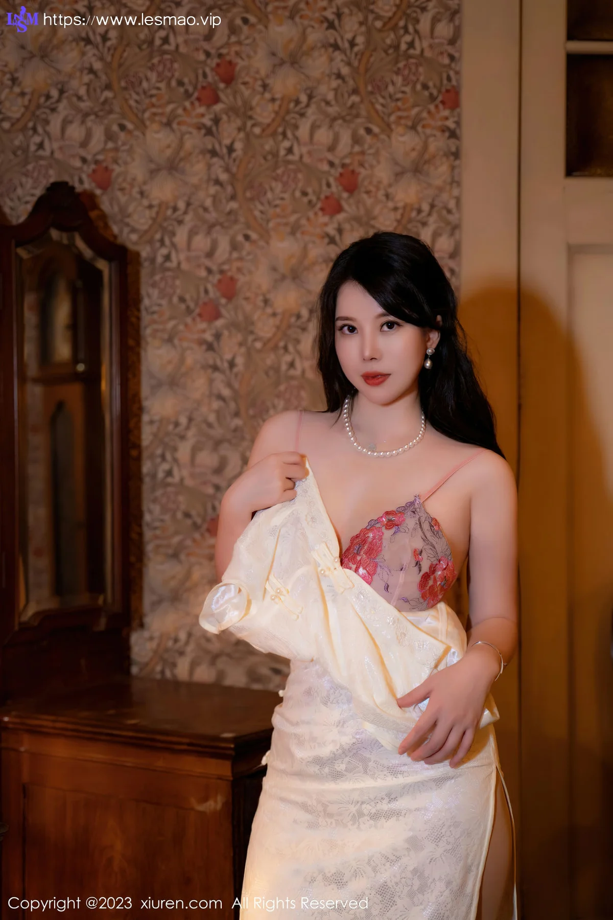 XiuRen 秀人 No.6123 白茹雪 白色旗袍写真 - 19
