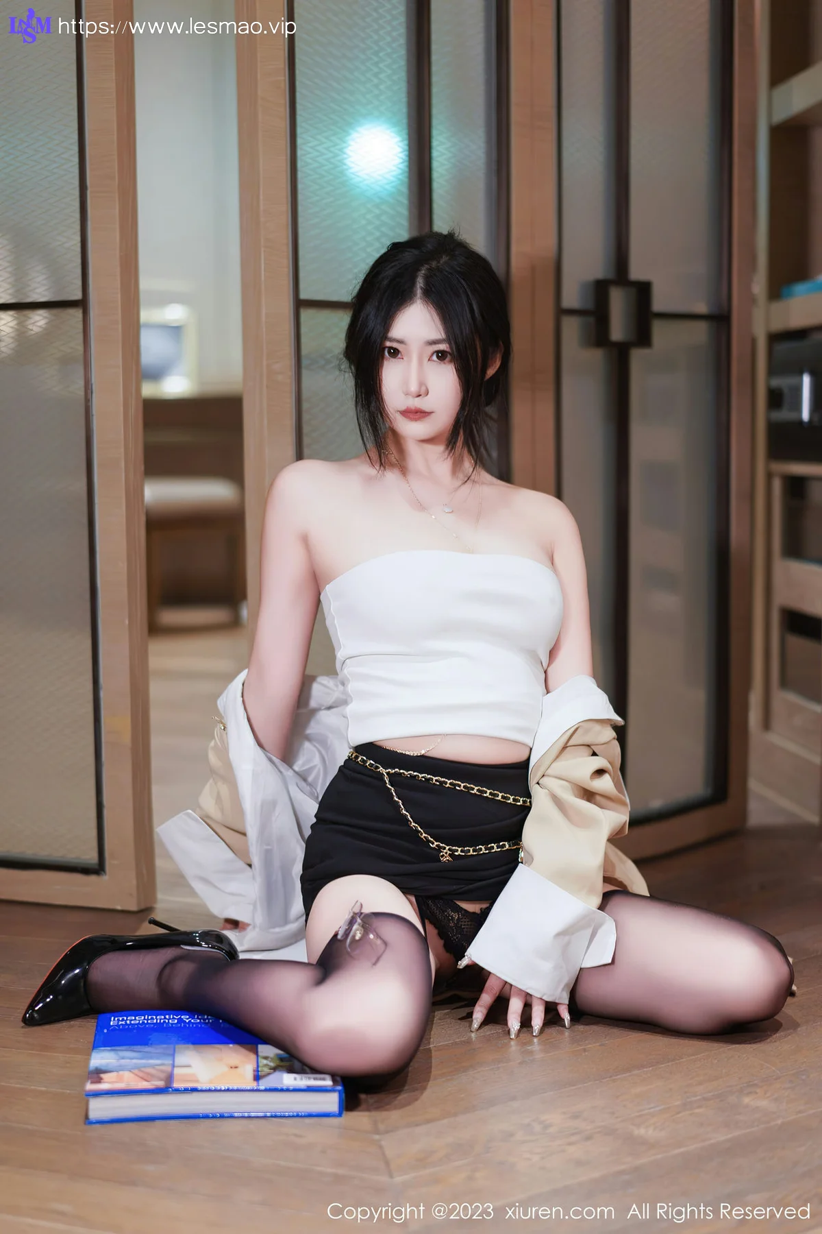 XiuRen 秀人 No.6129 laura阿姣 娇美姿态妩媚欲滴三亚旅拍 - 14