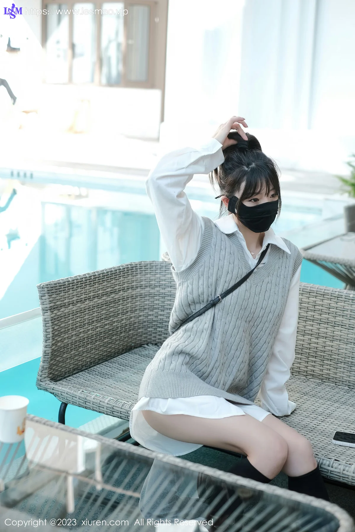 XiuRen 秀人 No.6145 佘贝拉bella 黑色长筒袜旅拍 - 12