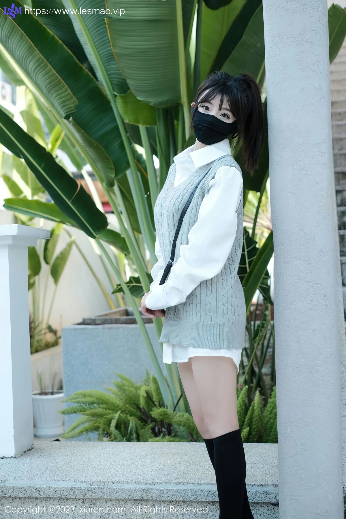 XiuRen 秀人 No.6145 佘贝拉bella 黑色长筒袜旅拍 - 17
