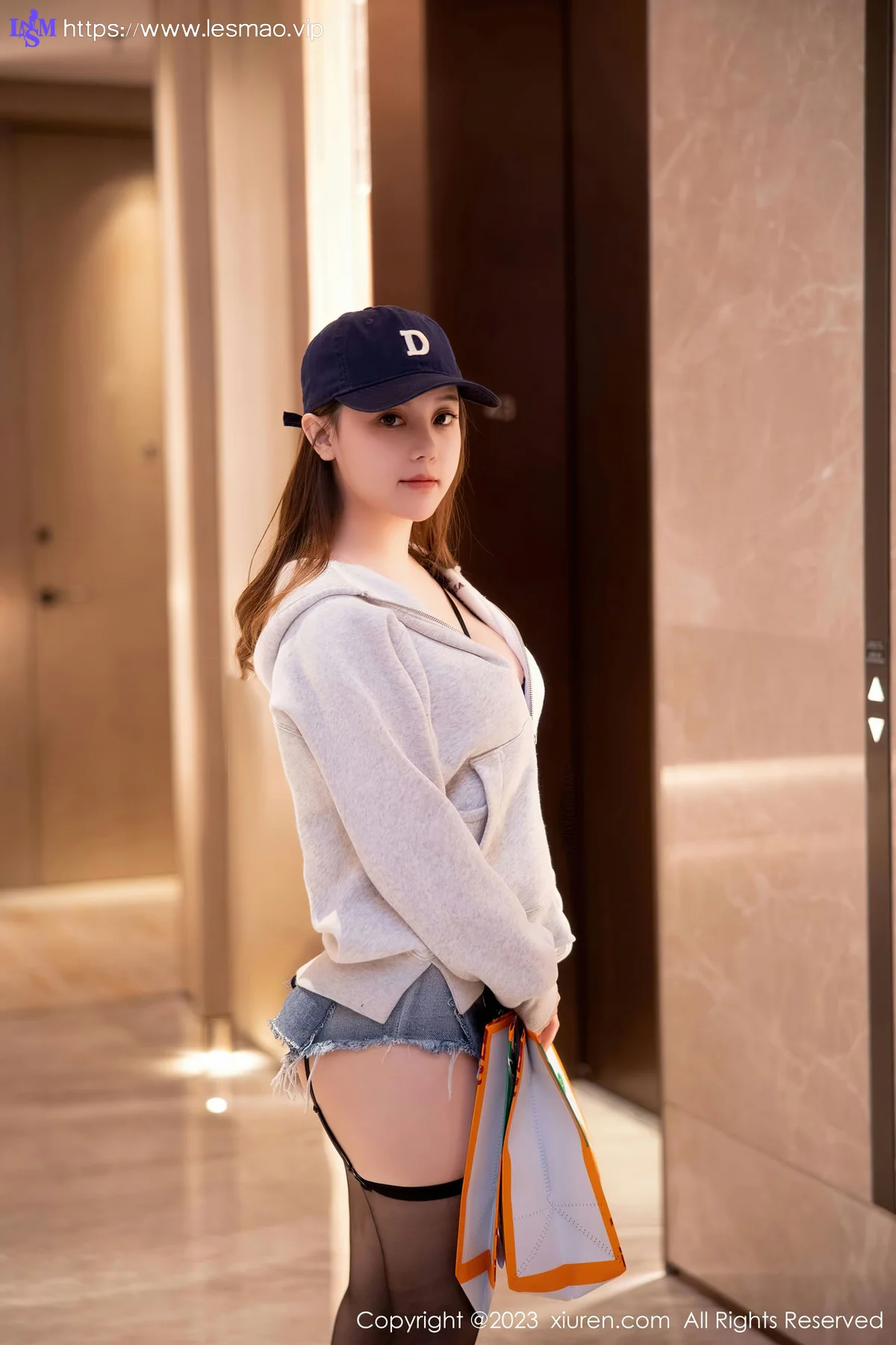 XiuRen 秀人 No.6155 豆瓣酱 外卖员角色扮演性感写真 - 10