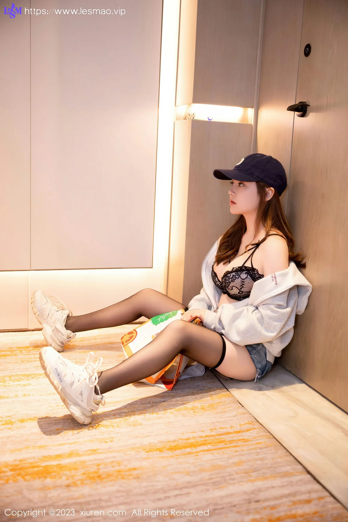 XiuRen 秀人 No.6155 豆瓣酱 外卖员角色扮演性感写真 - 19