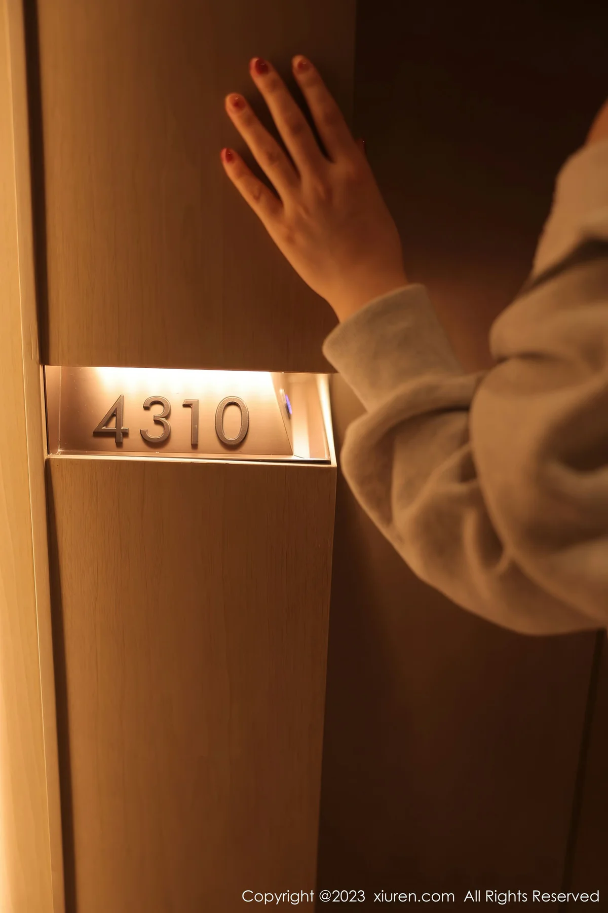XiuRen 秀人 No.6155 豆瓣酱 外卖员角色扮演性感写真 - 24