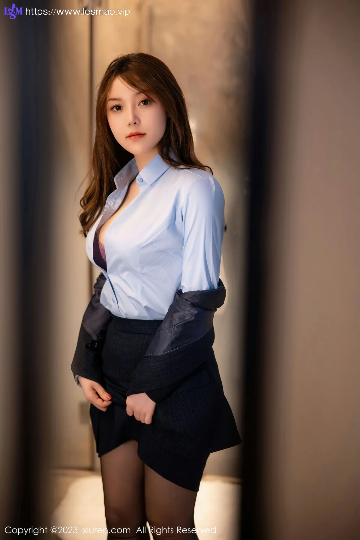 XiuRen 秀人 No.6190 豆瓣酱 OL装扮性感写真 - 32
