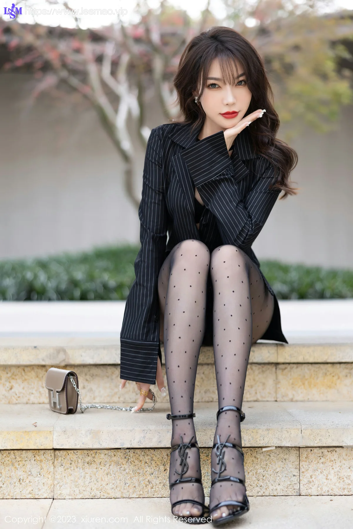 XiuRen 秀人 No.6191 徐莉芝Booty 黑色条纹性感写真 - 12