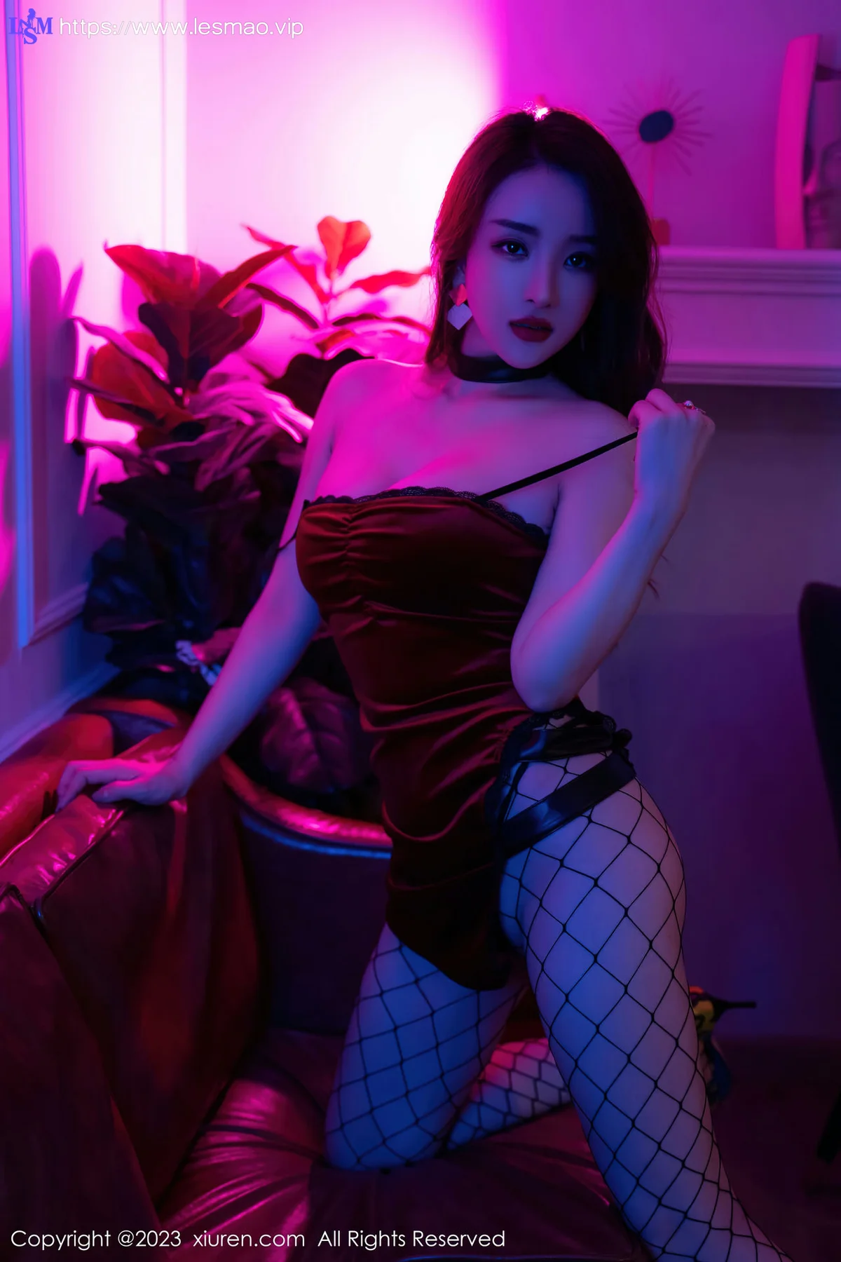 XiuRen 秀人 No.6192 林珊珊 红色吊带短裙美乳翘臀 - 60