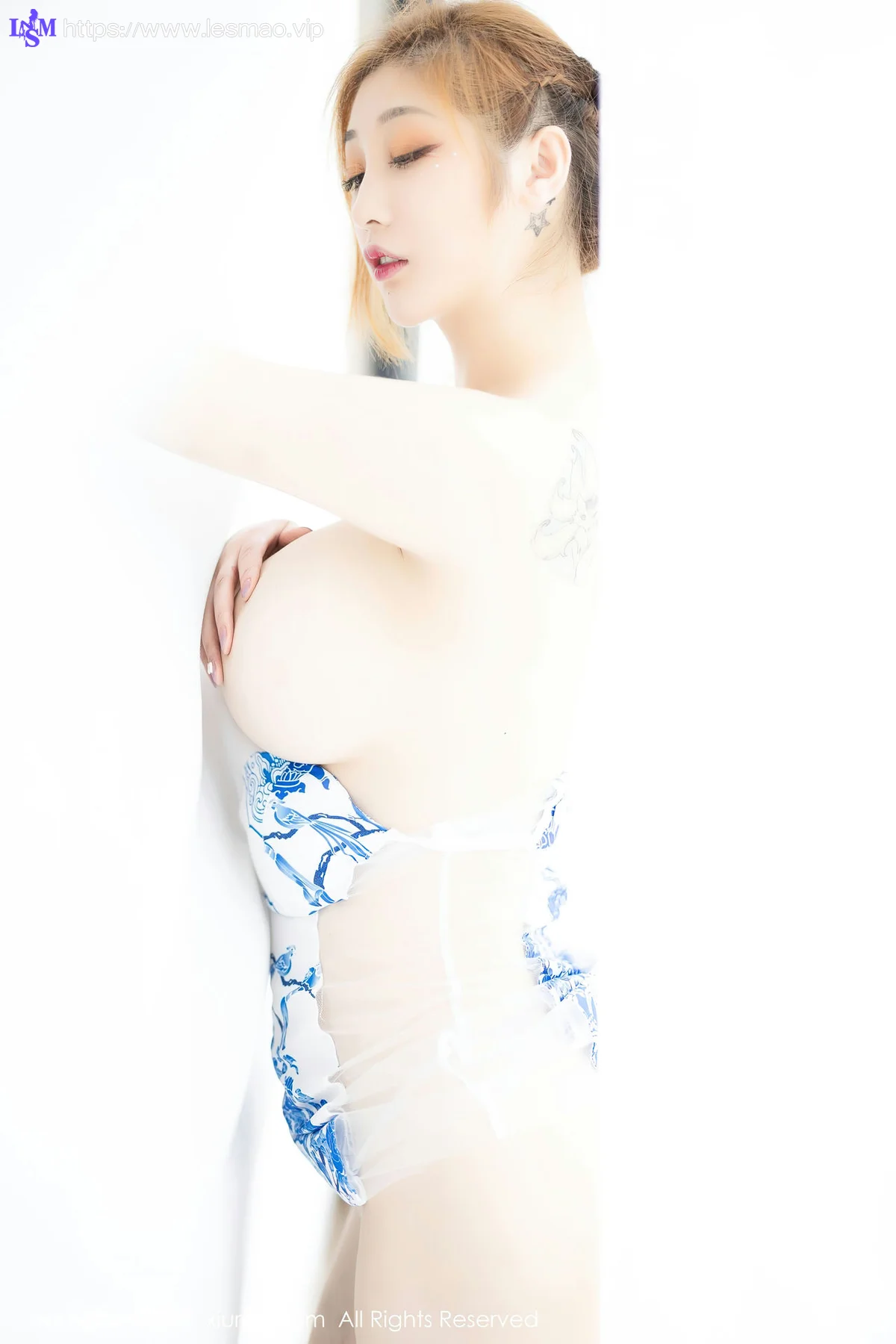 XiuRen 秀人 No.6199 妲己_Toxic 轻透青花图写真 - 50