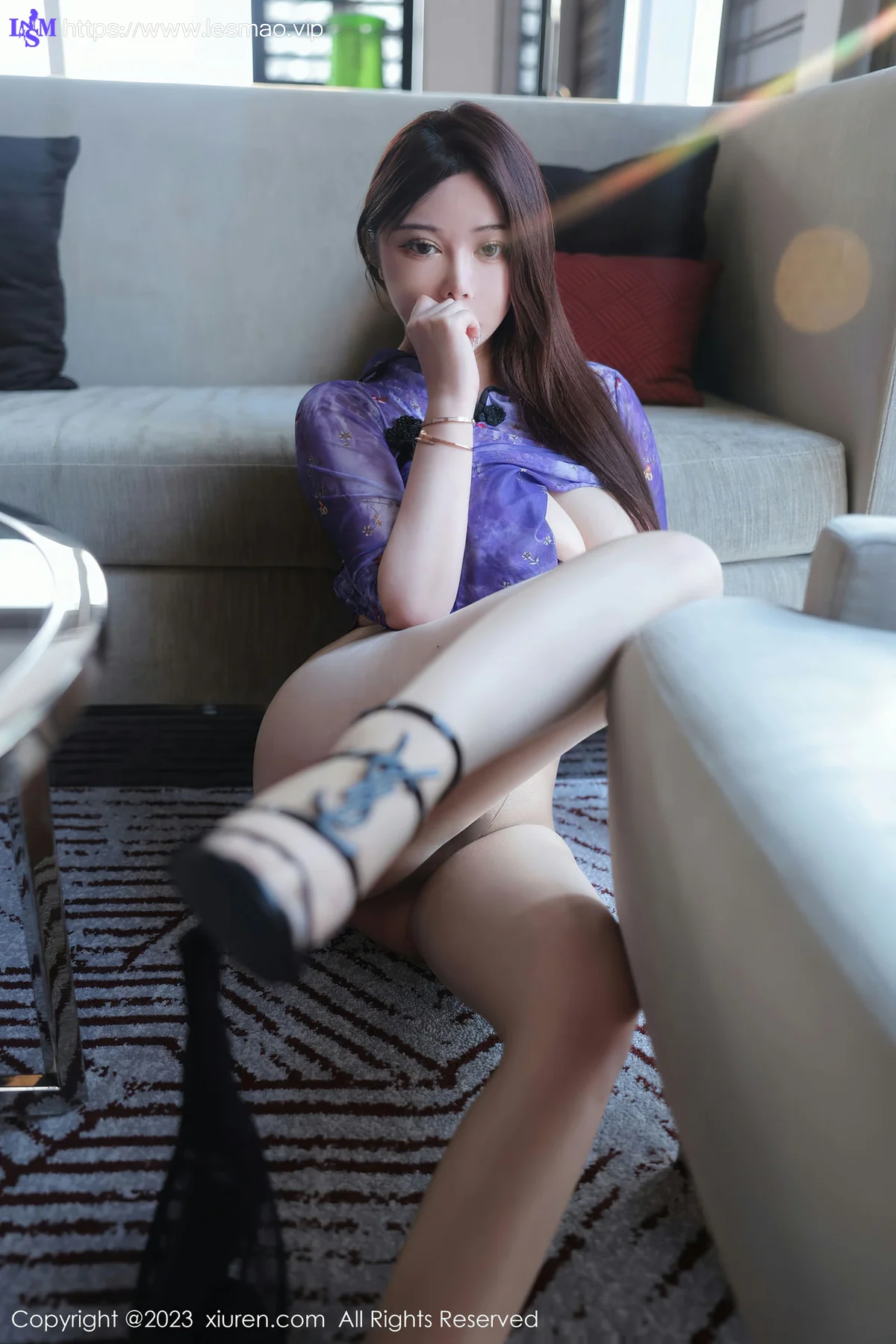 XiuRen 秀人 No.6202 软软爱吃肉 轻透旗袍杭州旅拍写真 - 36