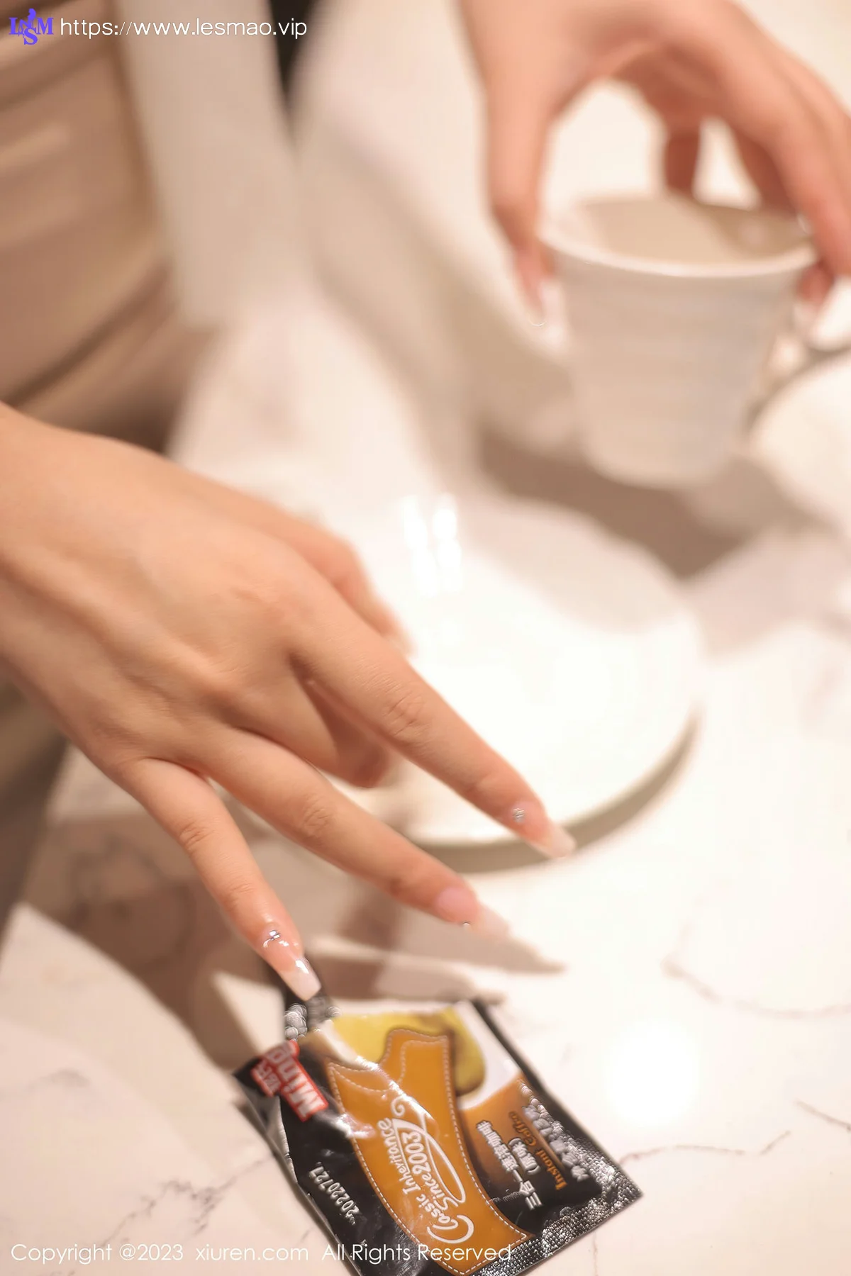 XiuRen 秀人 No.6207 江真真 白色Ol职业服写真 - 14