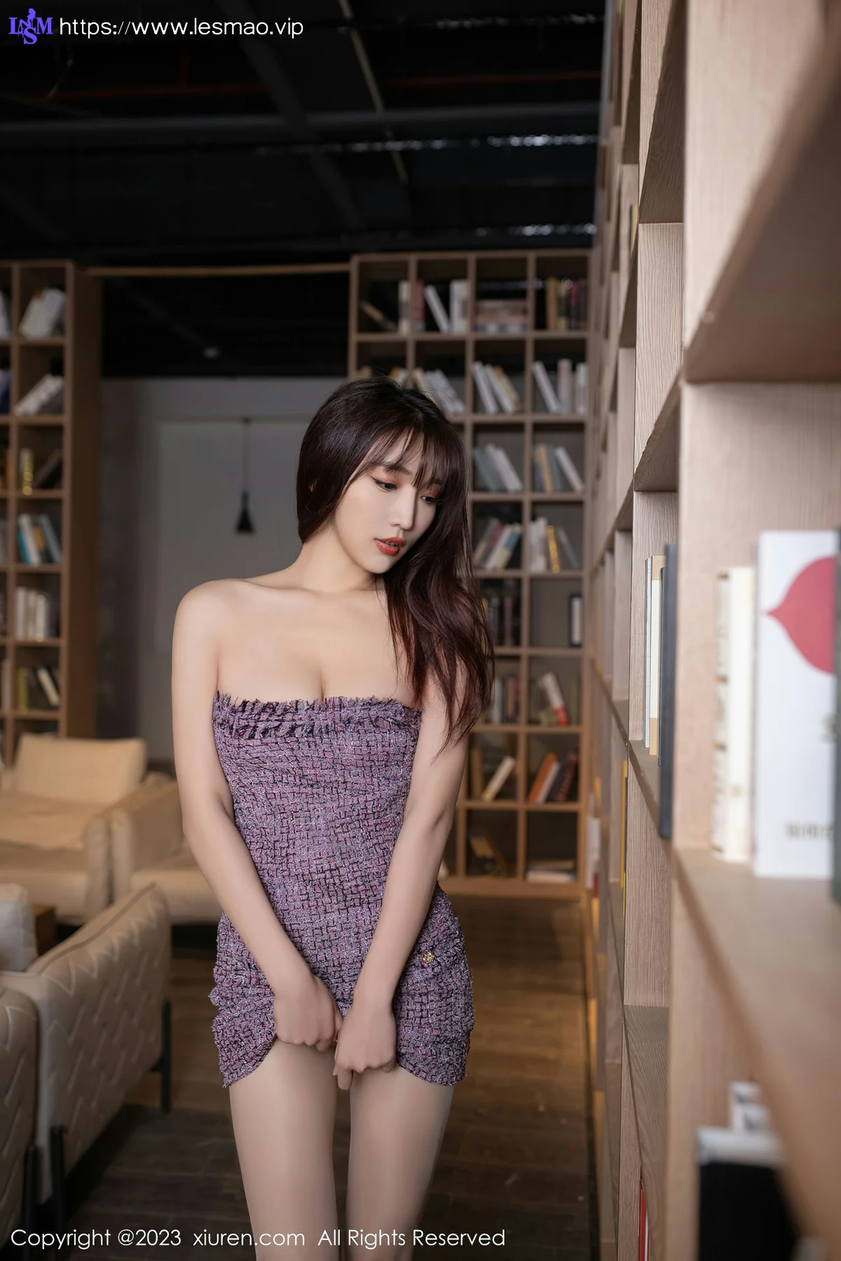 XiuRen 秀人 No.6209 陆萱萱 图书馆场景拍摄性感写真 - 43