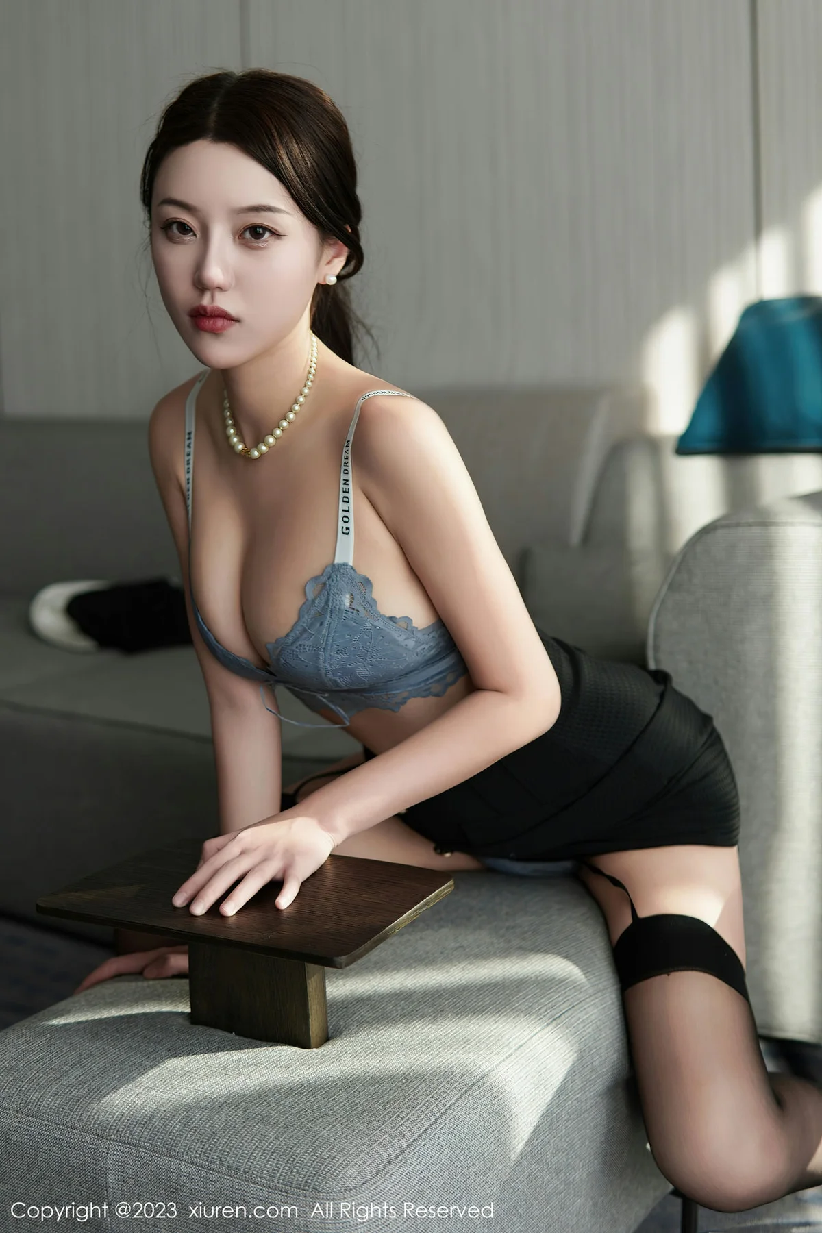 XiuRen 秀人 No.6231 米娜MnaL  OL装扮性感写真 - 33