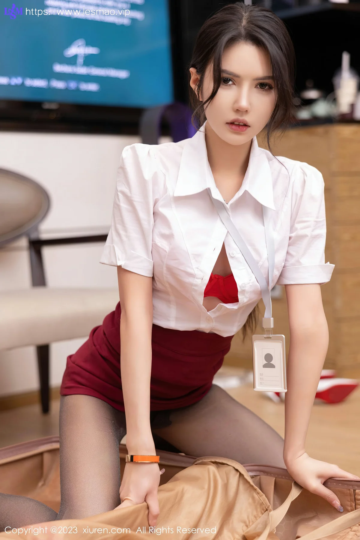 XiuRen 秀人 No.6232 媛媛酱 ol制服黑丝 - 38