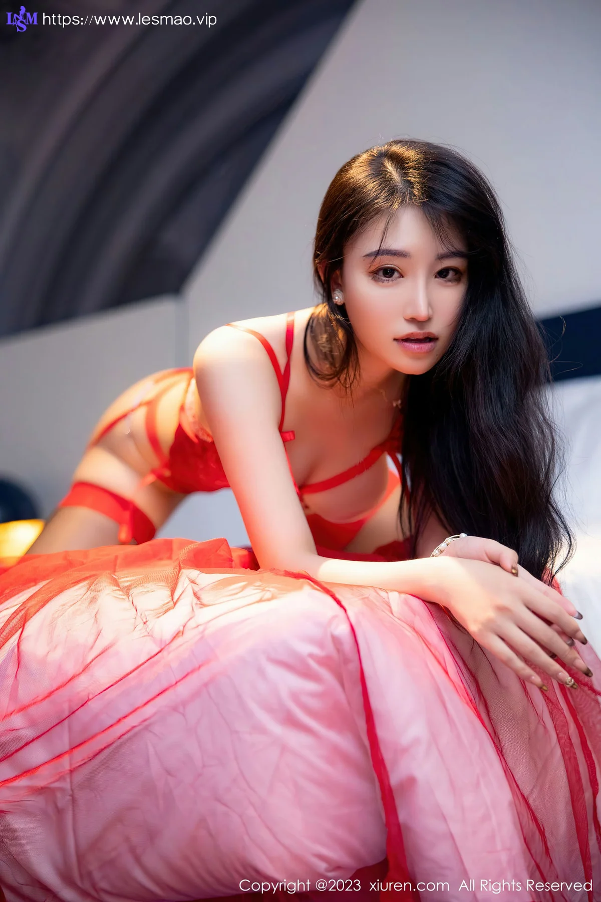 XiuRen 秀人 No.6237 司柠 红色蕾丝情趣写真 - 49
