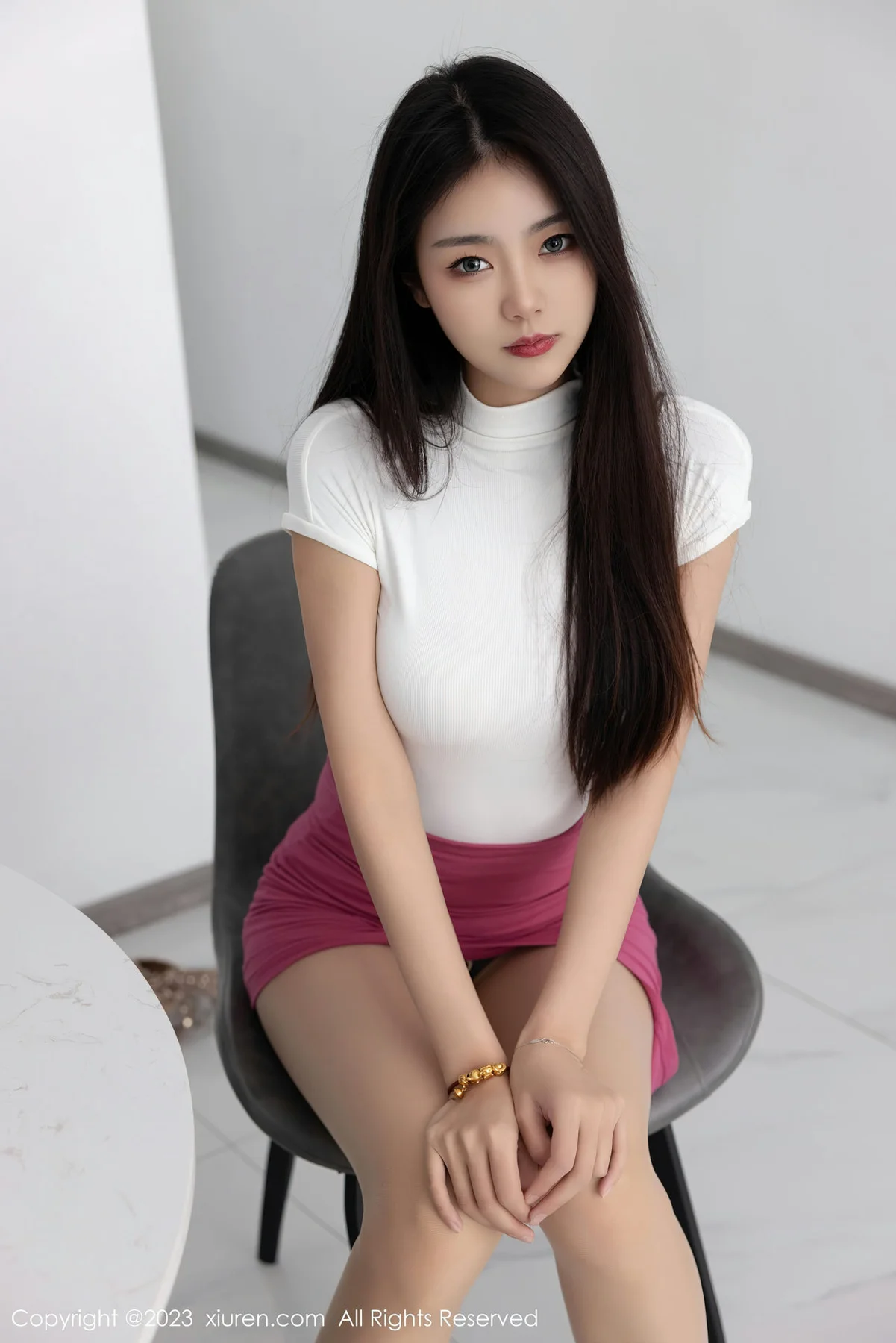 XiuRen 秀人 No.6239 可樂Vicky 飘逸长发性感写真 - 31
