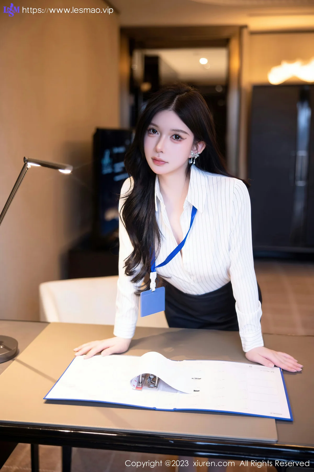 XiuRen 秀人 No.6247 林珊珊 诱人原色丝袜性感写真 - 17