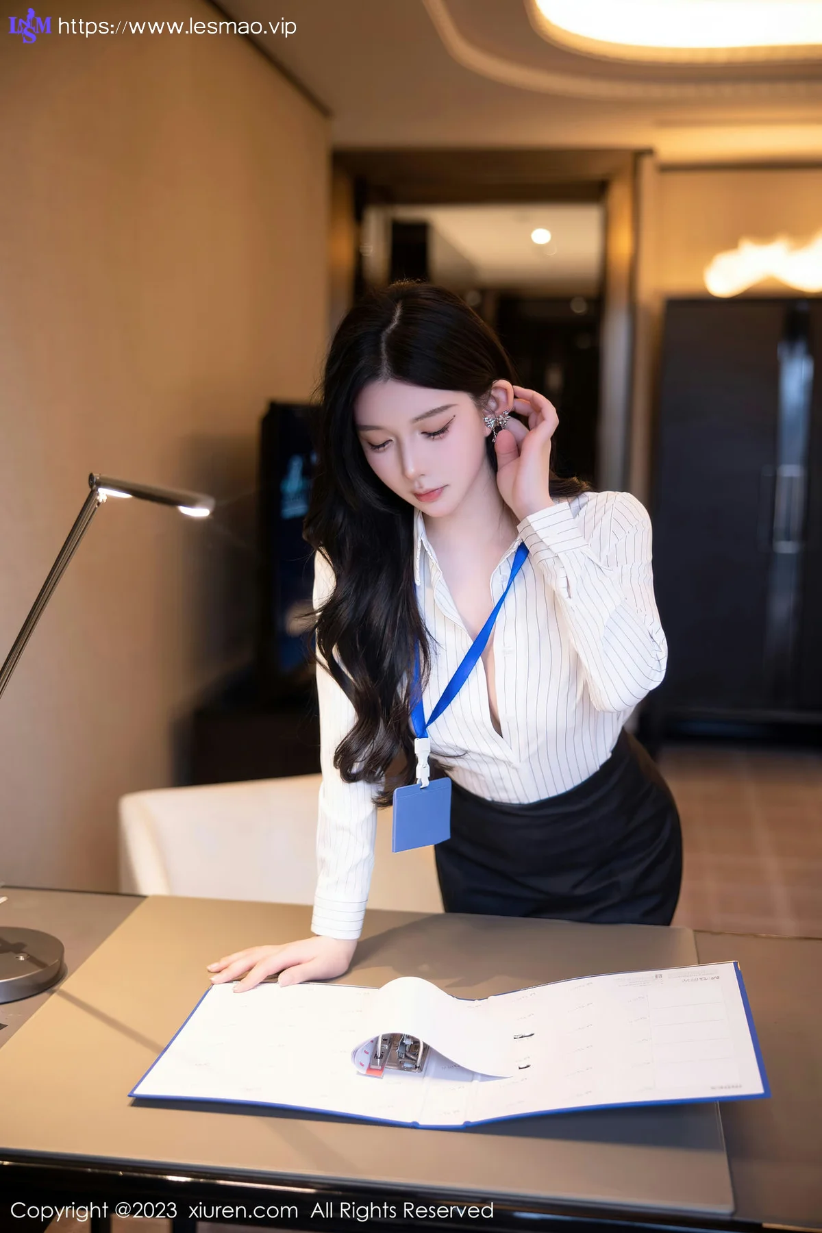 XiuRen 秀人 No.6247 林珊珊 诱人原色丝袜性感写真 - 18