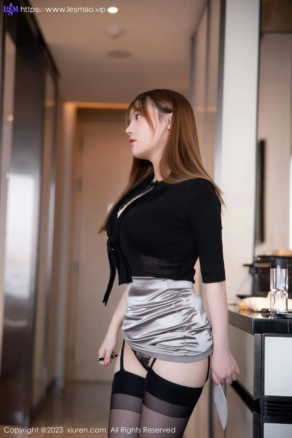 XiuRen 秀人 No.6269 豆瓣酱 灰色短裙性感写真 - 13
