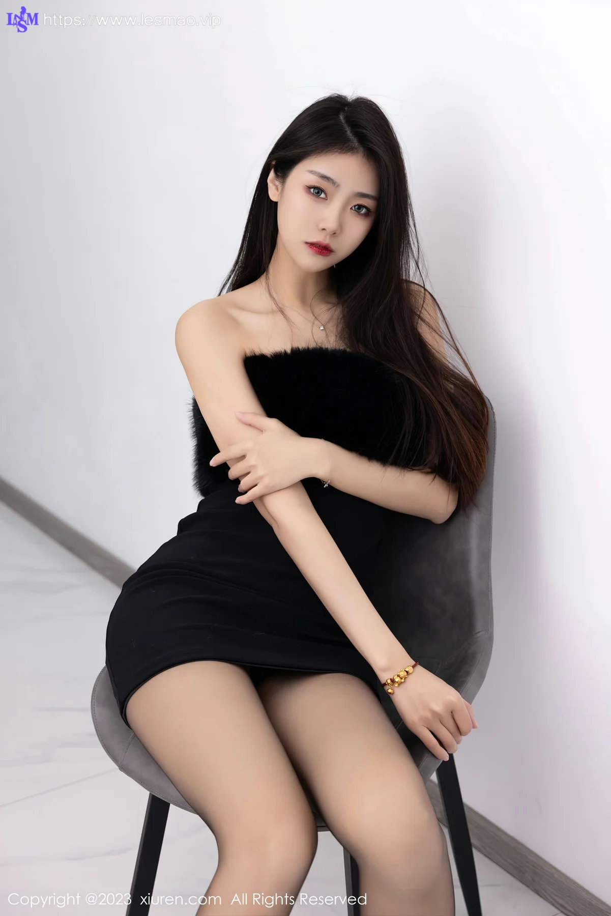 XiuRen 秀人 No.6344 可樂Vicky 白色情趣护士服写真 - 20
