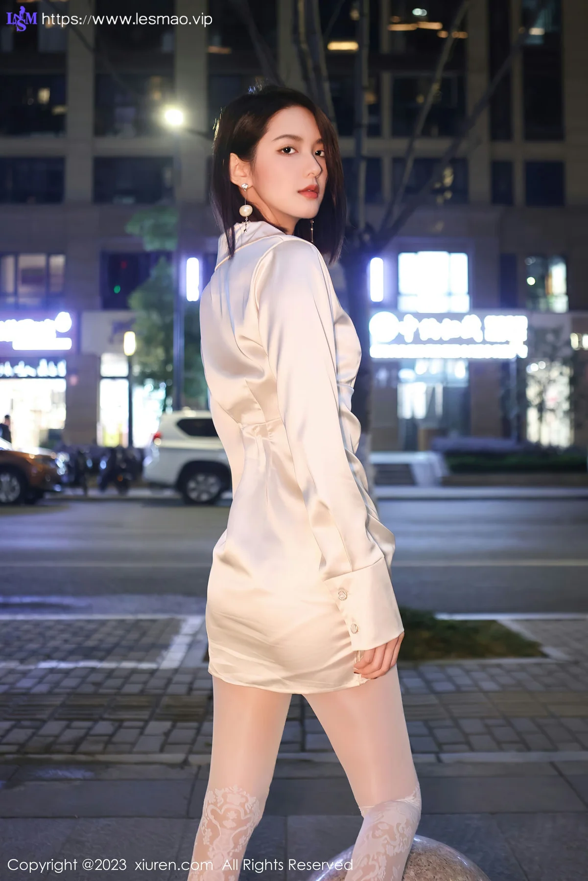 XiuRen 秀人 No.6393 乔一一 诱人白色丝袜性感写真1 - 13