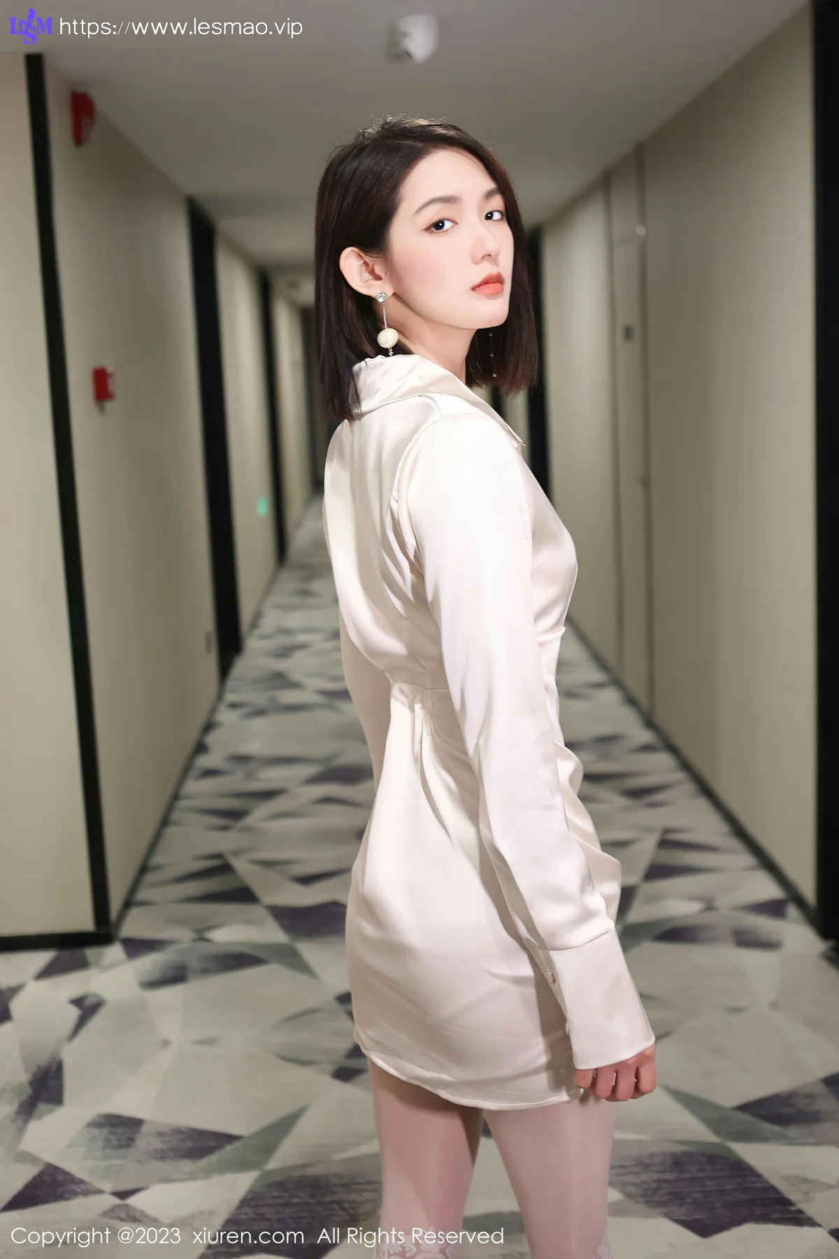 XiuRen 秀人 No.6393 乔一一 诱人白色丝袜性感写真1 - 23
