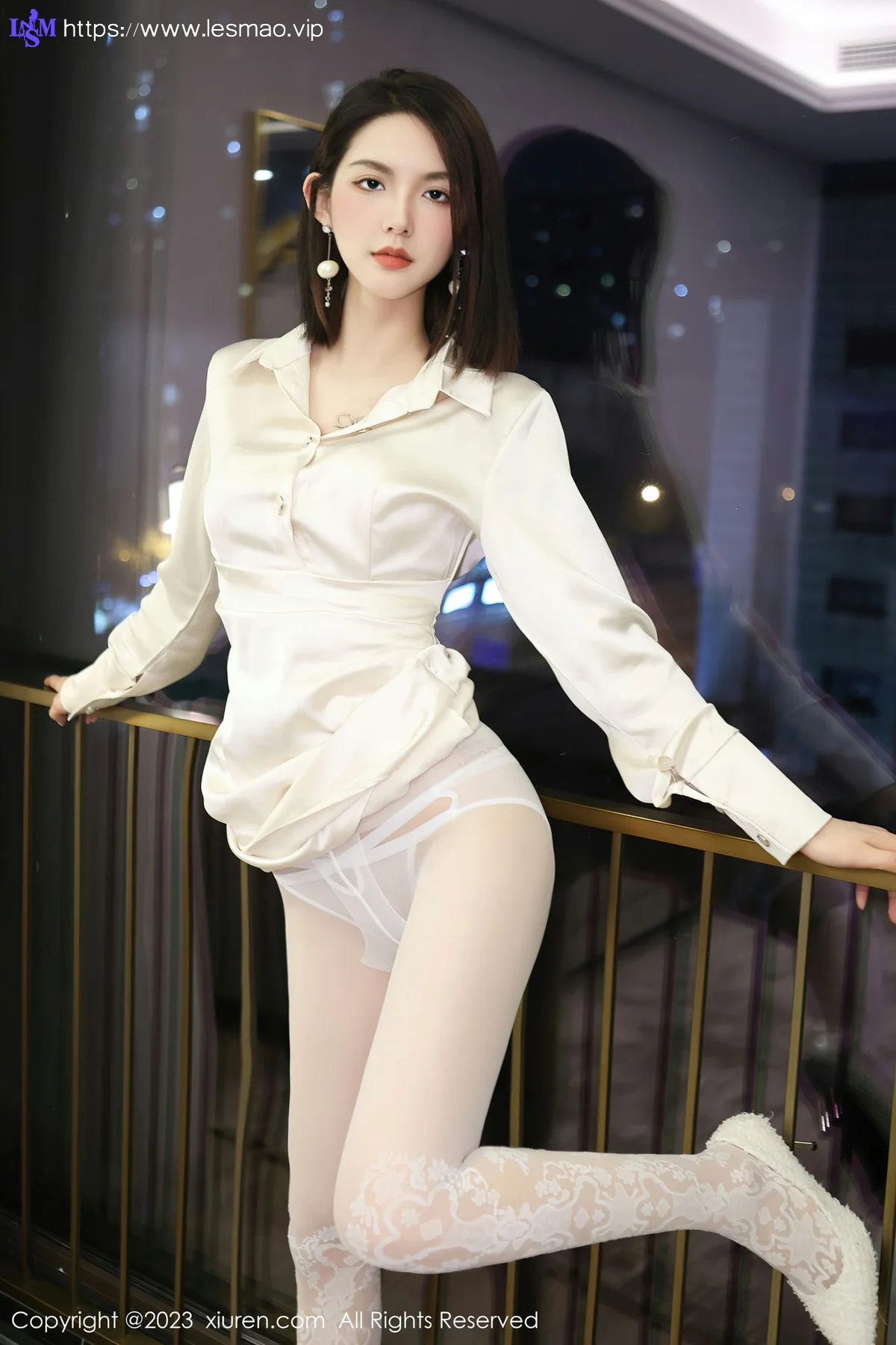 XiuRen 秀人 No.6393 乔一一 诱人白色丝袜性感写真1 - 36