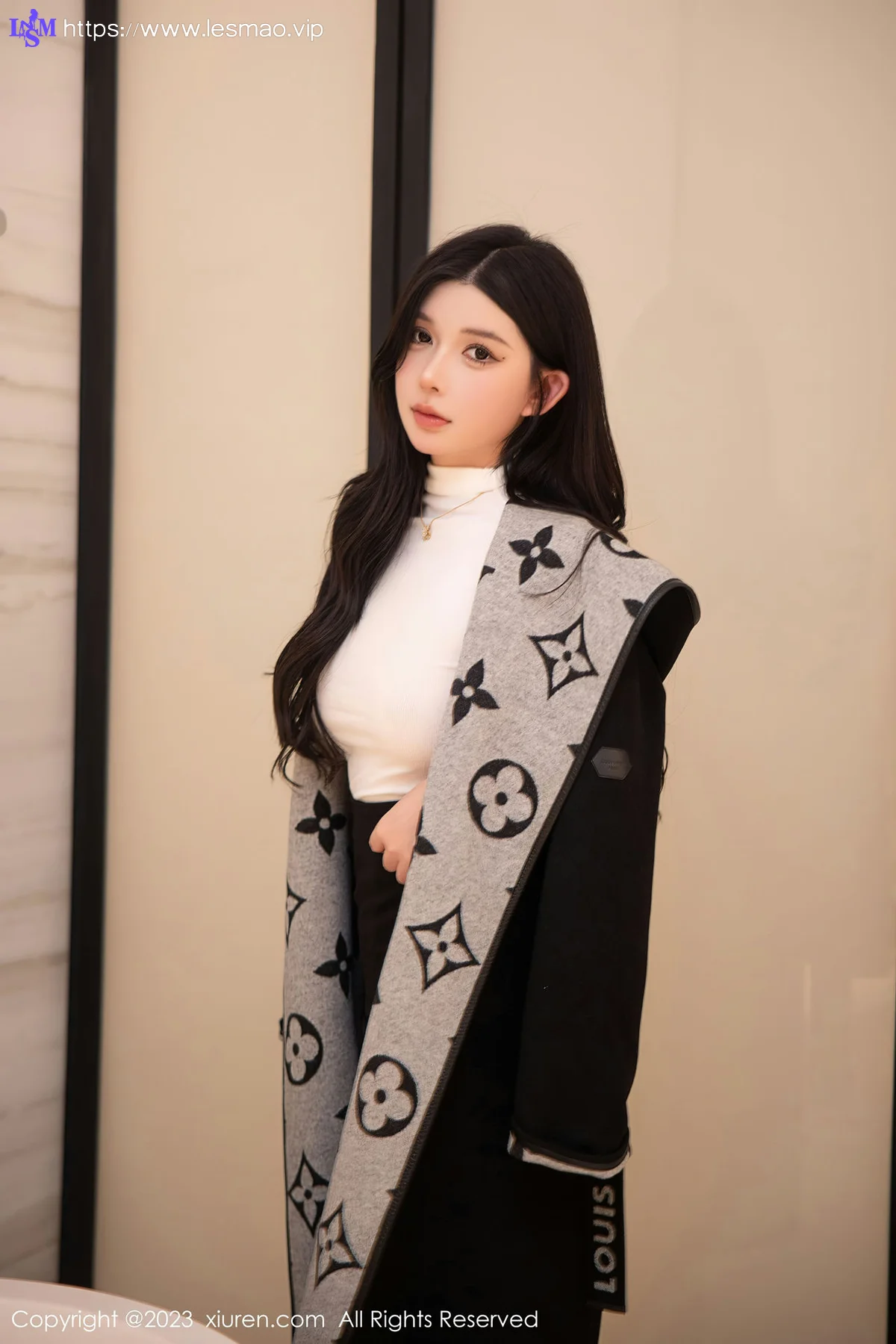 XiuRen 秀人 No.6394 林珊珊 魅惑黑丝吊袜性感写真11 - 16