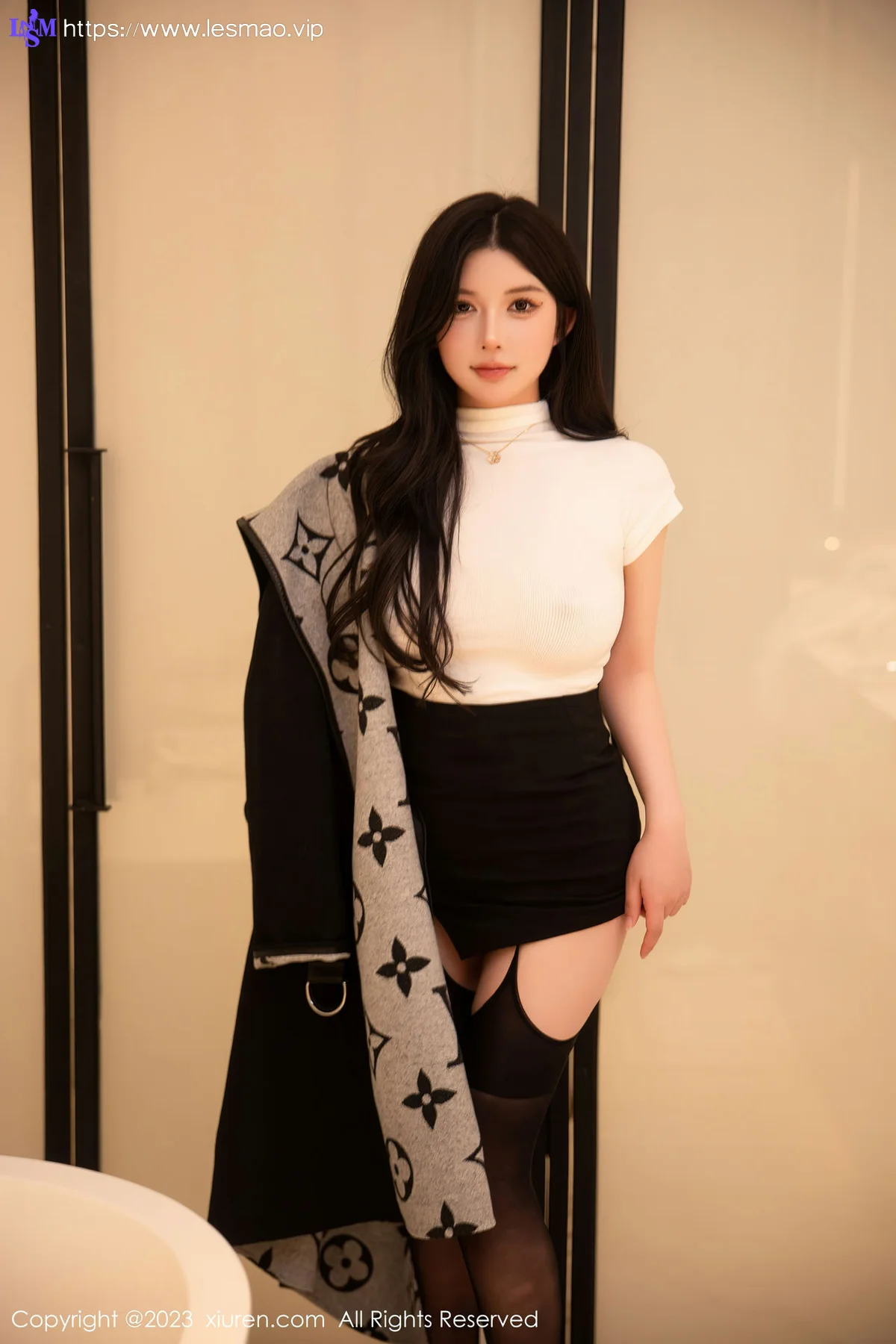 XiuRen 秀人 No.6394 林珊珊 魅惑黑丝吊袜性感写真11 - 18